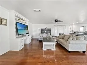 Single Family Residence For Sale in Van Zandt County , 1210 VZ County Road 2316, Canton, Texas 75103, 5 Bedroom, 3 Bathroom, Garage spaces, 3,904 Sqft, built in 1973, mls#21377912, Real Estate Agent in Canton, Homes For Sale in Van Zandt county, Homes For Sale in Canton, Realtor in Canton Texas, Real Estate Brokerage Independent Realty Texas, Luminita Cordes Realtor
