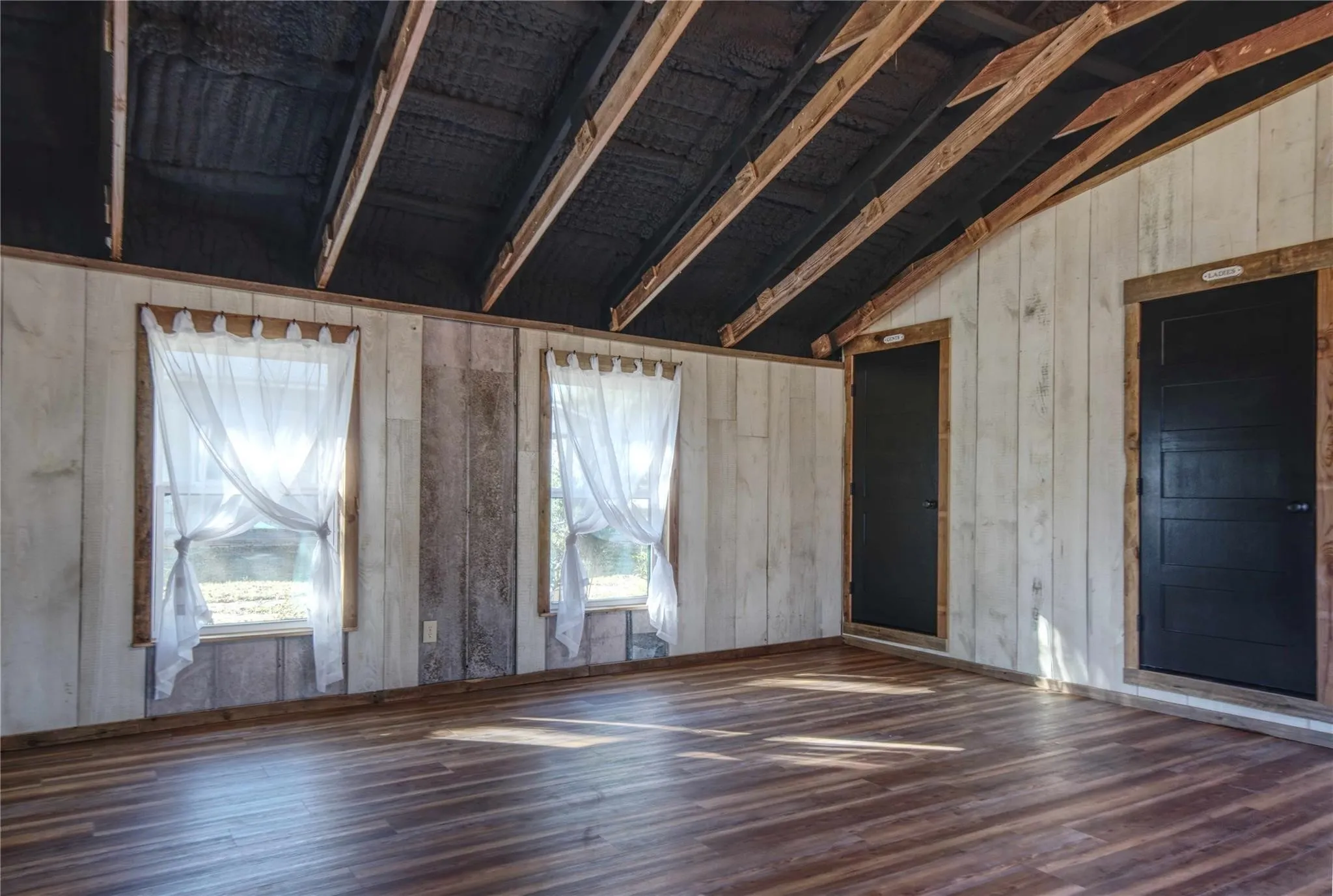 Single Family Residence For Sale in Van Zandt County , 1210 VZ County Road 2316, Canton, Texas 75103, 5 Bedroom, 3 Bathroom, Garage spaces, 3,904 Sqft, built in 1973, mls#21377912, Real Estate Agent in Canton, Homes For Sale in Van Zandt county, Homes For Sale in Canton, Realtor in Canton Texas, Real Estate Brokerage Independent Realty Texas, Luminita Cordes Realtor