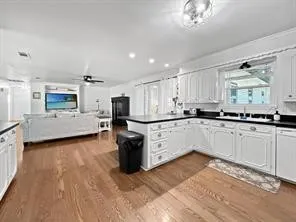 Single Family Residence For Sale in Van Zandt County , 1210 VZ County Road 2316, Canton, Texas 75103, 5 Bedroom, 3 Bathroom, Garage spaces, 3,904 Sqft, built in 1973, mls#21377912, Real Estate Agent in Canton, Homes For Sale in Van Zandt county, Homes For Sale in Canton, Realtor in Canton Texas, Real Estate Brokerage Independent Realty Texas, Luminita Cordes Realtor