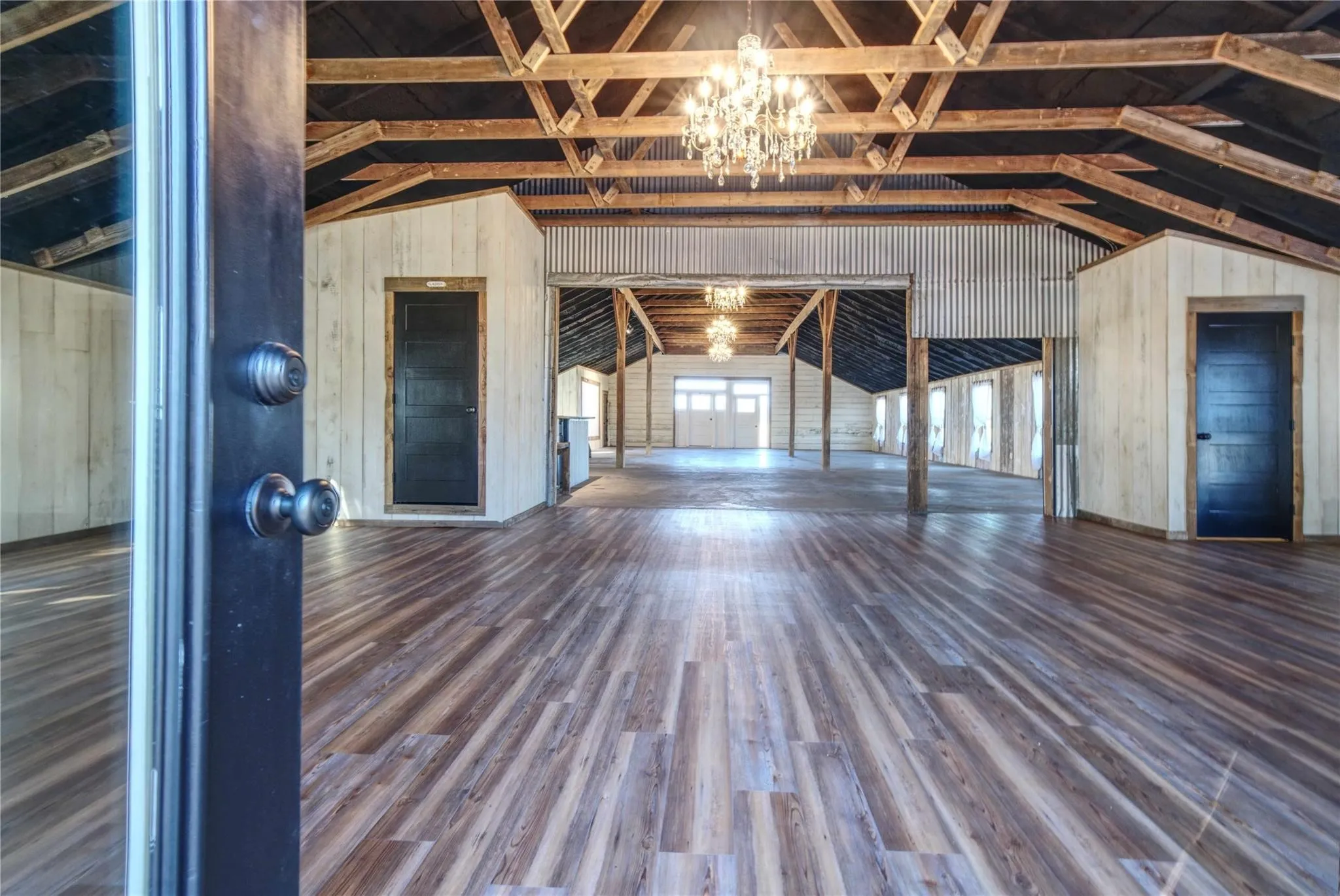 Single Family Residence For Sale in Van Zandt County , 1210 VZ County Road 2316, Canton, Texas 75103, 5 Bedroom, 3 Bathroom, Garage spaces, 3,904 Sqft, built in 1973, mls#21377912, Real Estate Agent in Canton, Homes For Sale in Van Zandt county, Homes For Sale in Canton, Realtor in Canton Texas, Real Estate Brokerage Independent Realty Texas, Luminita Cordes Realtor