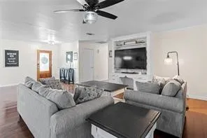 Single Family Residence For Sale in Van Zandt County , 1210 VZ County Road 2316, Canton, Texas 75103, 5 Bedroom, 3 Bathroom, Garage spaces, 3,904 Sqft, built in 1973, mls#21377912, Real Estate Agent in Canton, Homes For Sale in Van Zandt county, Homes For Sale in Canton, Realtor in Canton Texas, Real Estate Brokerage Independent Realty Texas, Luminita Cordes Realtor