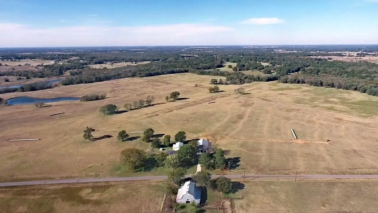 Single Family Residence For Sale in Van Zandt County , 1210 VZ County Road 2316, Canton, Texas 75103, 5 Bedroom, 3 Bathroom, Garage spaces, 3,904 Sqft, built in 1973, mls#21377912, Real Estate Agent in Canton, Homes For Sale in Van Zandt county, Homes For Sale in Canton, Realtor in Canton Texas, Real Estate Brokerage Independent Realty Texas, Luminita Cordes Realtor