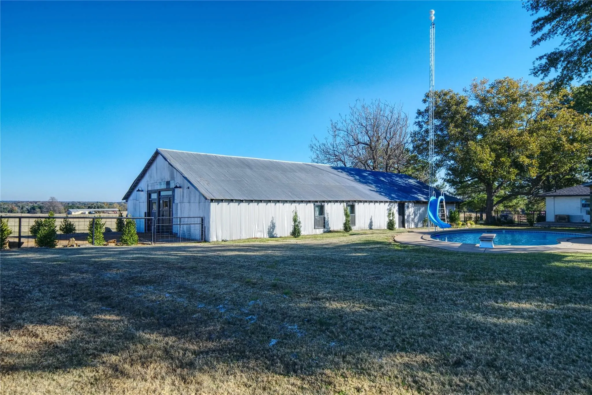 Single Family Residence For Sale in Van Zandt County , 1210 VZ County Road 2316, Canton, Texas 75103, 5 Bedroom, 3 Bathroom, Garage spaces, 3,904 Sqft, built in 1973, mls#21377912, Real Estate Agent in Canton, Homes For Sale in Van Zandt county, Homes For Sale in Canton, Realtor in Canton Texas, Real Estate Brokerage Independent Realty Texas, Luminita Cordes Realtor