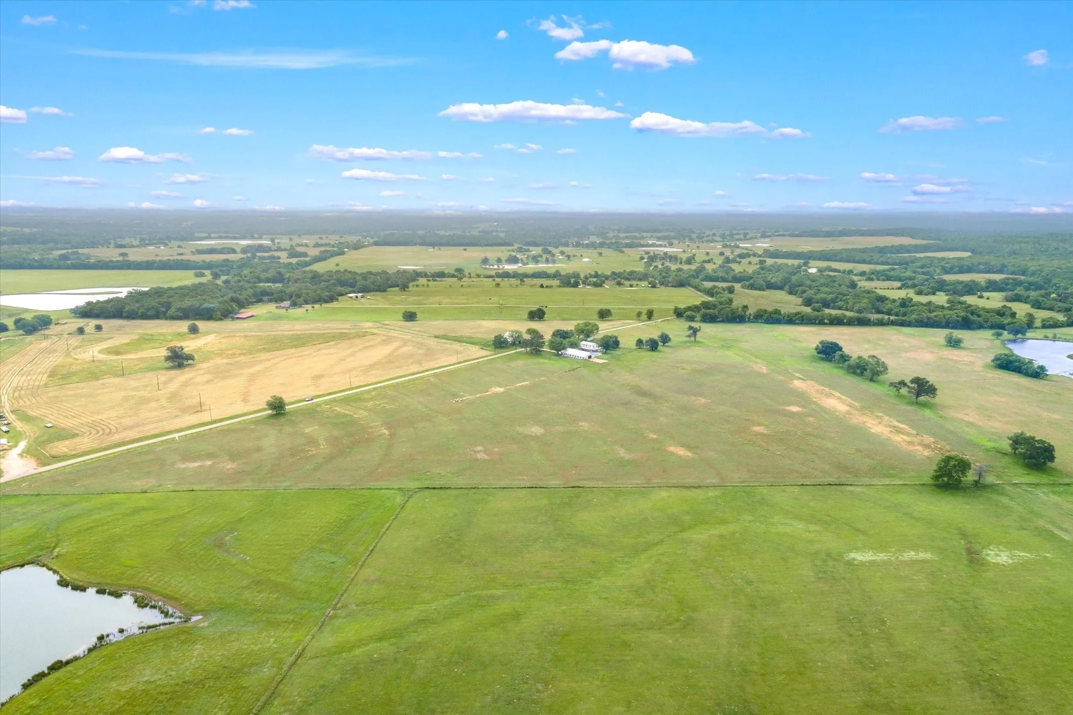 Single Family Residence For Sale in Van Zandt County , 1210 VZ County Road 2316, Canton, Texas 75103, 5 Bedroom, 3 Bathroom, Garage spaces, 3,904 Sqft, built in 1973, mls#21377912, Real Estate Agent in Canton, Homes For Sale in Van Zandt county, Homes For Sale in Canton, Realtor in Canton Texas, Real Estate Brokerage Independent Realty Texas, Luminita Cordes Realtor