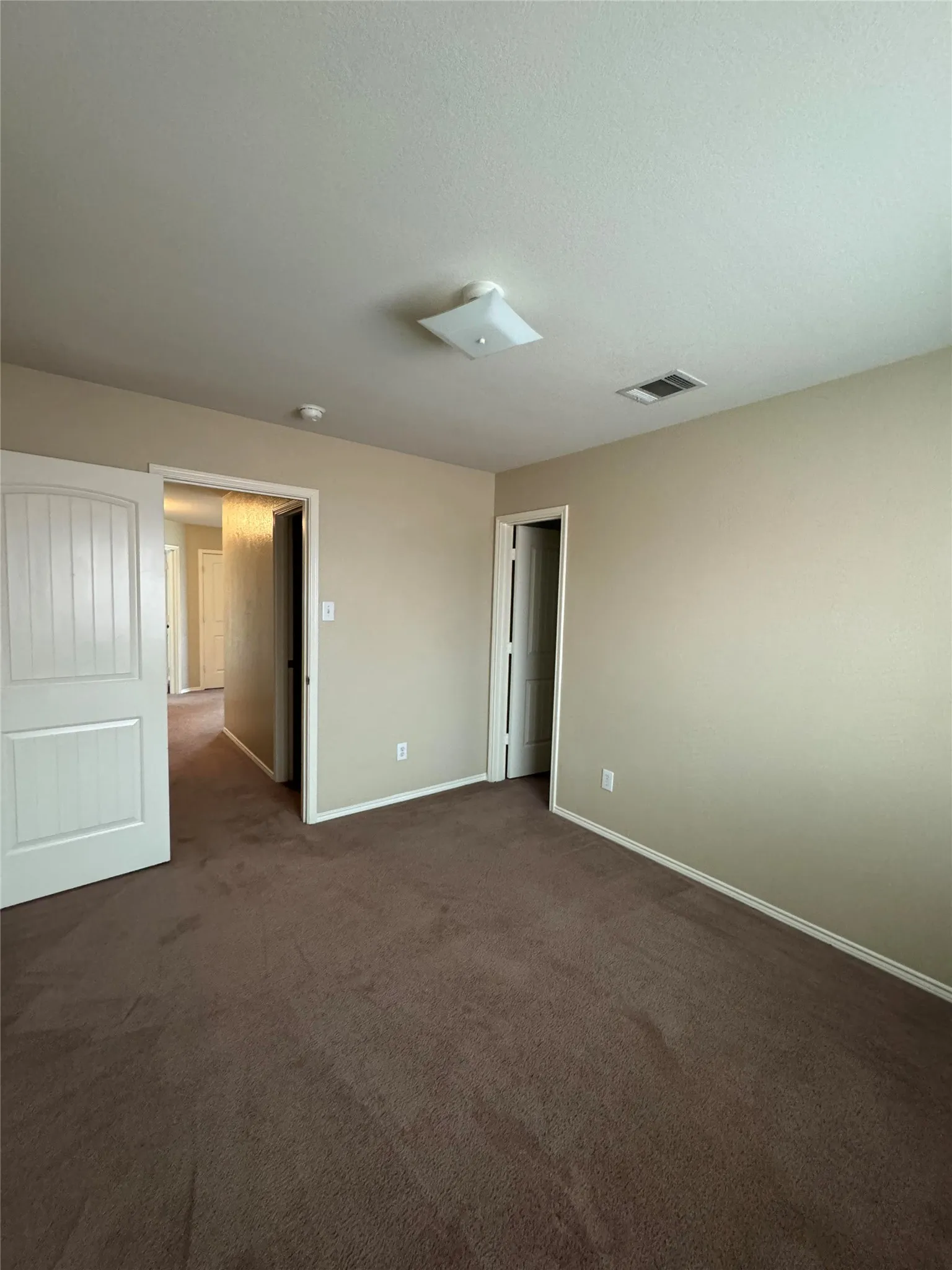 Single Family Residence For Rent in Kaufman County , 2009 Kings Forest Drive, Heartland, Texas 75126, 3 Bedroom, 2 Bathroom, 2 Garage spaces, 1,643 Sqft, built in 2007, mls#21378892, Real Estate Agent in Heartland, Homes For Rent in Kaufman county, Homes For Rent in Heartland, Realtor in Heartland Texas, Real Estate Brokerage Independent Realty Texas, Luminita Cordes Realtor