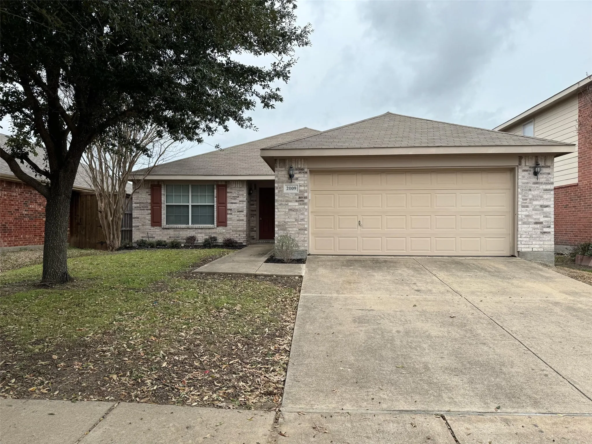 Single Family Residence For Rent in Kaufman County , 2009 Kings Forest Drive, Heartland, Texas 75126, 3 Bedroom, 2 Bathroom, 2 Garage spaces, 1,643 Sqft, built in 2007, mls#21378892, Real Estate Agent in Heartland, Homes For Rent in Kaufman county, Homes For Rent in Heartland, Realtor in Heartland Texas, Real Estate Brokerage Independent Realty Texas, Luminita Cordes Realtor