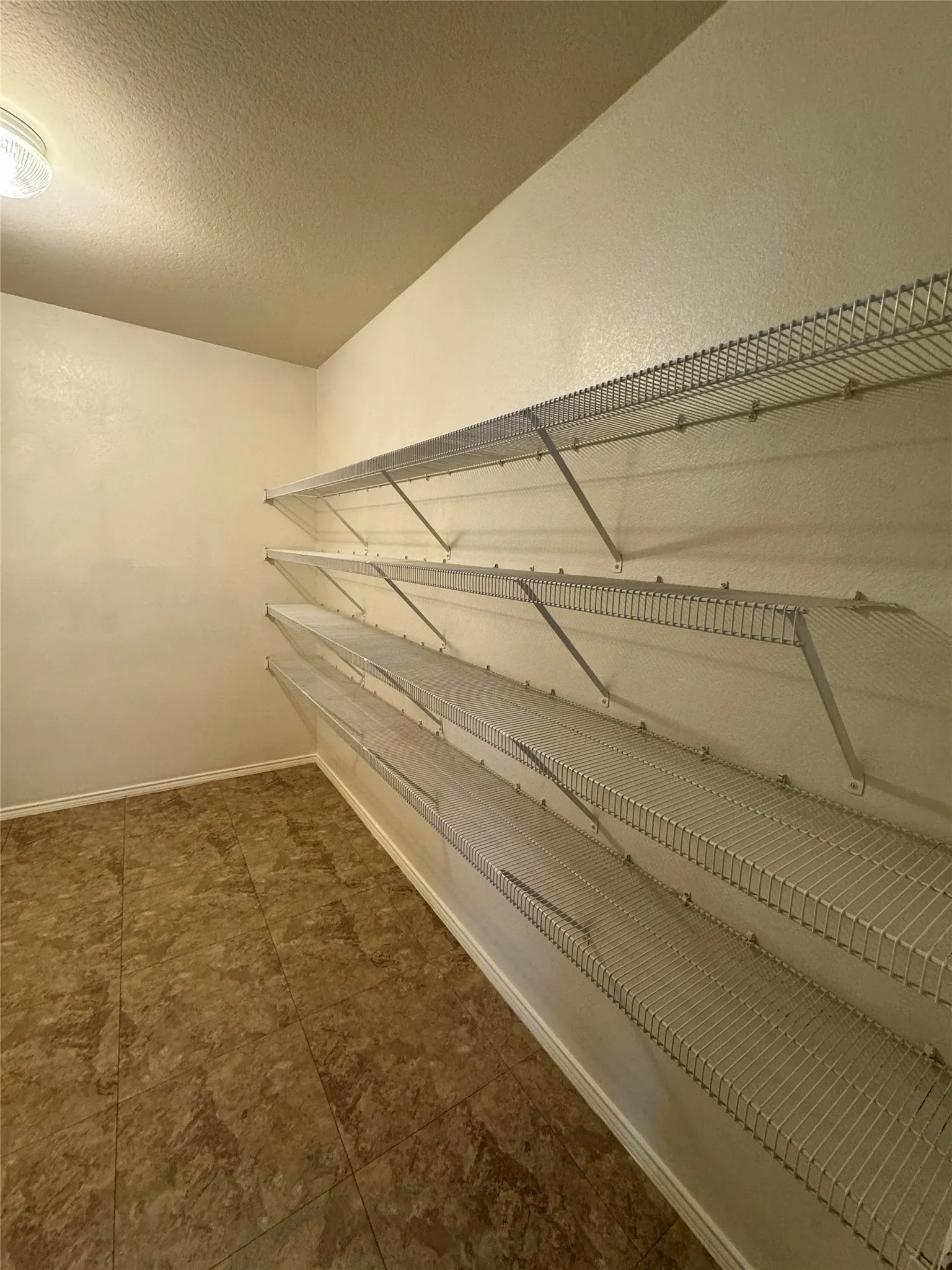 Single Family Residence For Rent in Kaufman County , 2009 Kings Forest Drive, Heartland, Texas 75126, 3 Bedroom, 2 Bathroom, 2 Garage spaces, 1,643 Sqft, built in 2007, mls#21378892, Real Estate Agent in Heartland, Homes For Rent in Kaufman county, Homes For Rent in Heartland, Realtor in Heartland Texas, Real Estate Brokerage Independent Realty Texas, Luminita Cordes Realtor
