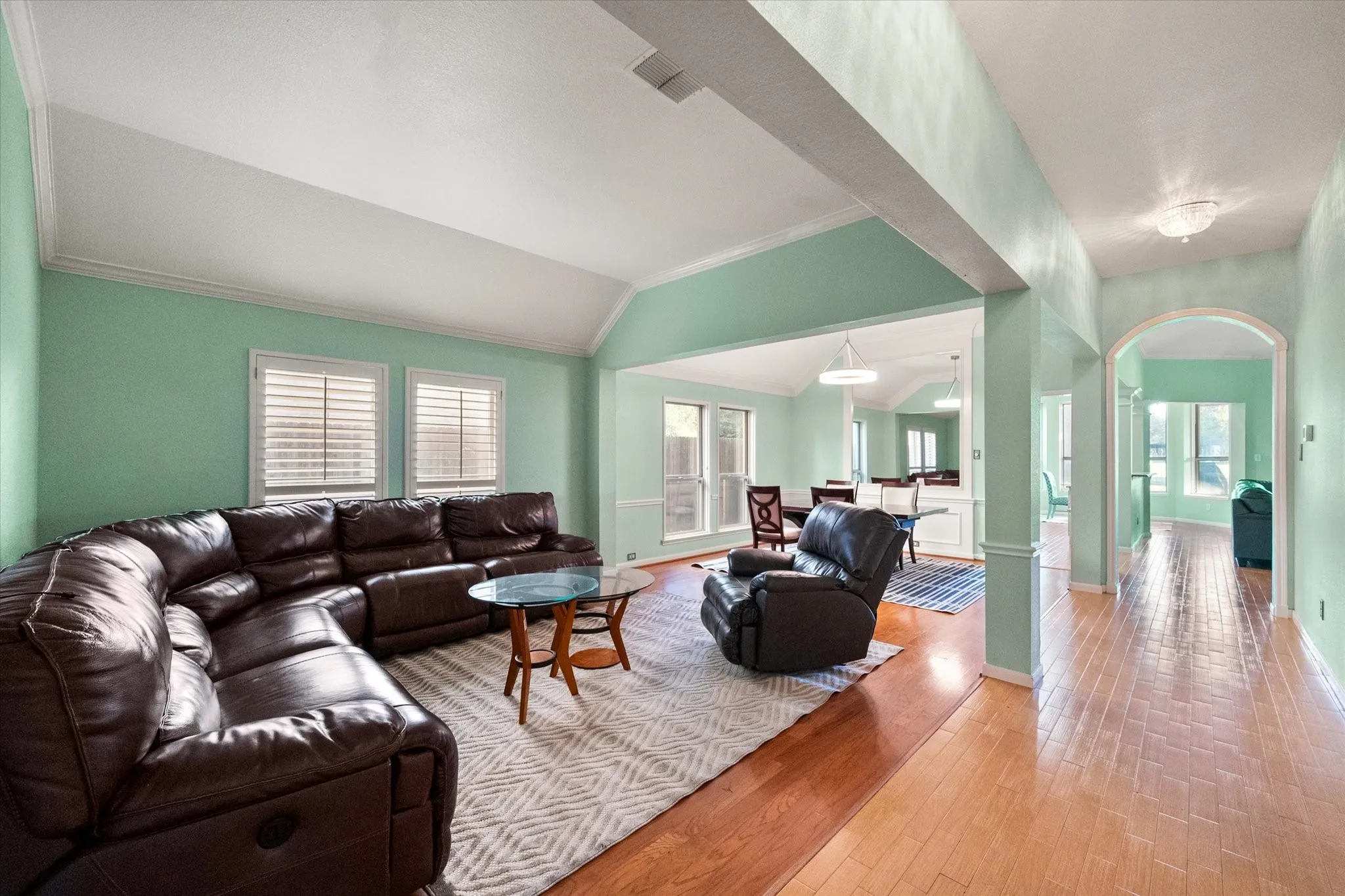Single Family Residence For Sale in Tarrant County , 1002 Muirfield Drive, Mansfield, Texas 76063, 4 Bedroom, 3 Bathroom, 2 Garage spaces, 2,947 Sqft, built in 1996, mls#21374137, Real Estate Agent in Mansfield, Homes For Sale in Tarrant county, Homes For Sale in Mansfield, Realtor in Mansfield Texas, Real Estate Brokerage Independent Realty Texas, Luminita Cordes Realtor