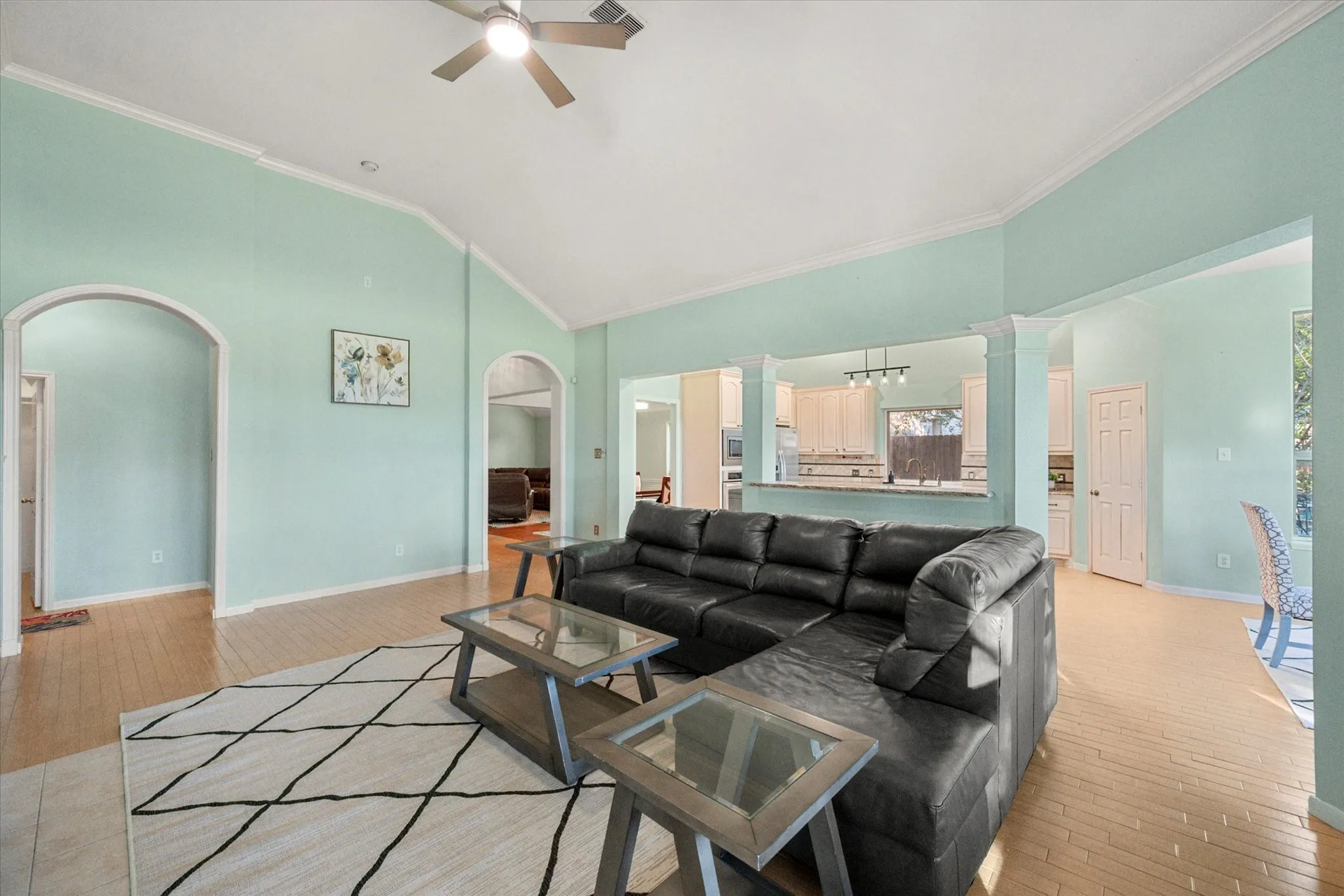 Single Family Residence For Sale in Tarrant County , 1002 Muirfield Drive, Mansfield, Texas 76063, 4 Bedroom, 3 Bathroom, 2 Garage spaces, 2,947 Sqft, built in 1996, mls#21374137, Real Estate Agent in Mansfield, Homes For Sale in Tarrant county, Homes For Sale in Mansfield, Realtor in Mansfield Texas, Real Estate Brokerage Independent Realty Texas, Luminita Cordes Realtor