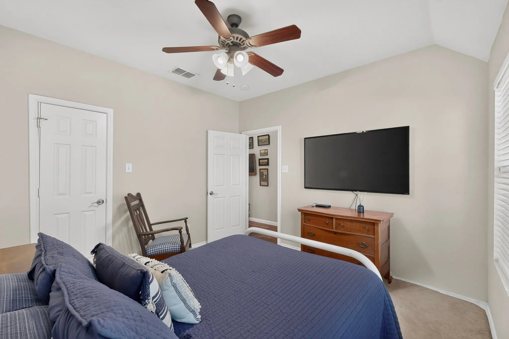 Single Family Residence For Sale in Bosque County , 248 Fm 3118, Clifton, Texas 76634, 3 Bedroom, 2 Bathroom, 6 Garage spaces, 2,343 Sqft, built in 2006, mls#21378321, Real Estate Agent in Clifton, Homes For Sale in Bosque county, Homes For Sale in Clifton, Realtor in Clifton Texas, Real Estate Brokerage Independent Realty Texas, Luminita Cordes Realtor