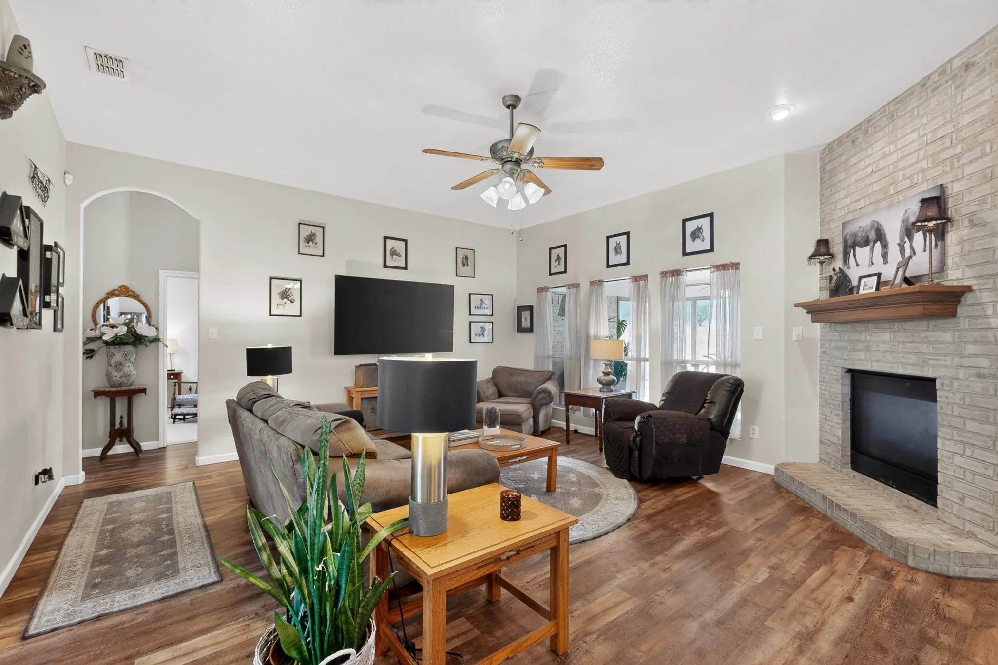 Single Family Residence For Sale in Bosque County , 248 Fm 3118, Clifton, Texas 76634, 3 Bedroom, 2 Bathroom, 6 Garage spaces, 2,343 Sqft, built in 2006, mls#21378321, Real Estate Agent in Clifton, Homes For Sale in Bosque county, Homes For Sale in Clifton, Realtor in Clifton Texas, Real Estate Brokerage Independent Realty Texas, Luminita Cordes Realtor