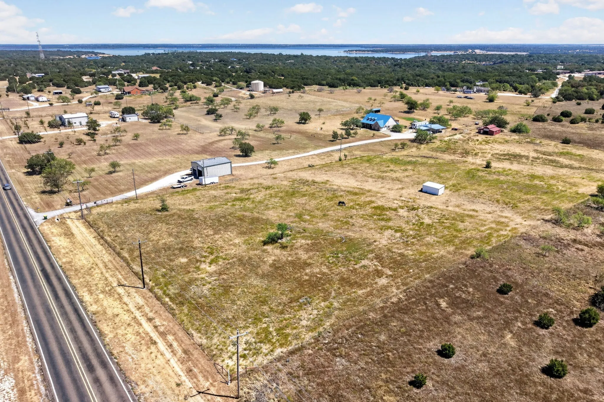 Single Family Residence For Sale in Bosque County , 248 Fm 3118, Clifton, Texas 76634, 3 Bedroom, 2 Bathroom, 6 Garage spaces, 2,343 Sqft, built in 2006, mls#21378321, Real Estate Agent in Clifton, Homes For Sale in Bosque county, Homes For Sale in Clifton, Realtor in Clifton Texas, Real Estate Brokerage Independent Realty Texas, Luminita Cordes Realtor