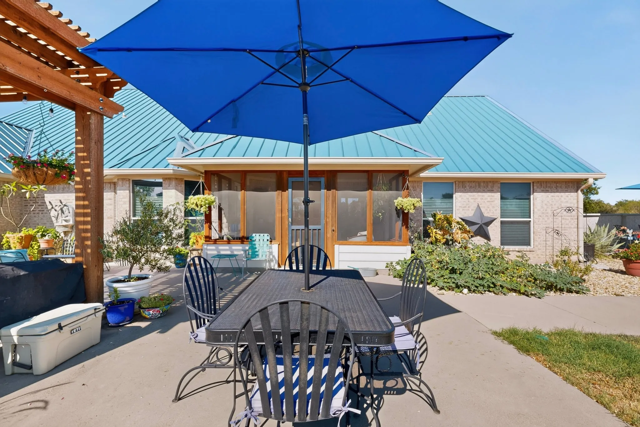 Single Family Residence For Sale in Bosque County , 248 Fm 3118, Clifton, Texas 76634, 3 Bedroom, 2 Bathroom, 6 Garage spaces, 2,343 Sqft, built in 2006, mls#21378321, Real Estate Agent in Clifton, Homes For Sale in Bosque county, Homes For Sale in Clifton, Realtor in Clifton Texas, Real Estate Brokerage Independent Realty Texas, Luminita Cordes Realtor