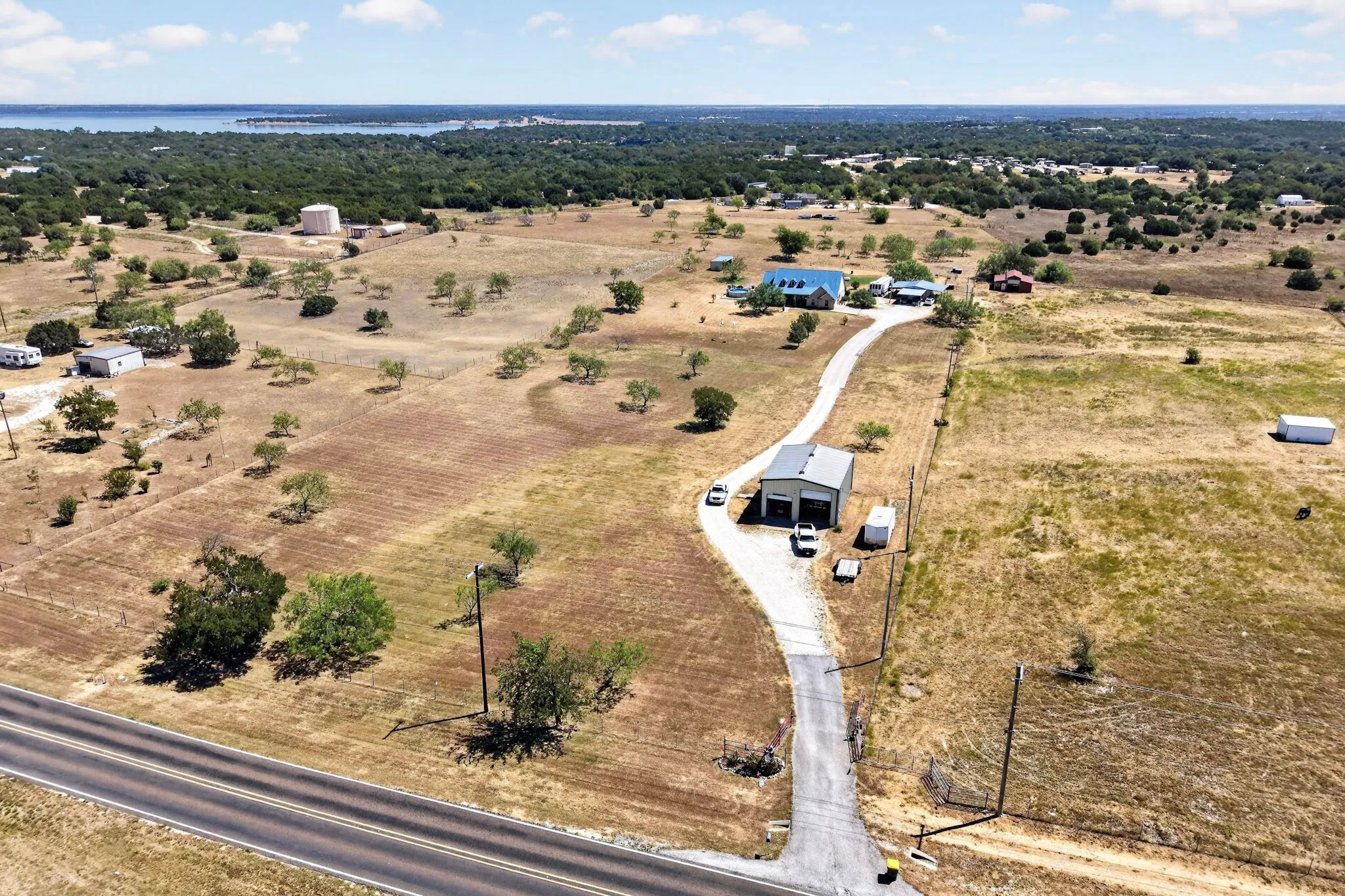 Single Family Residence For Sale in Bosque County , 248 Fm 3118, Clifton, Texas 76634, 3 Bedroom, 2 Bathroom, 6 Garage spaces, 2,343 Sqft, built in 2006, mls#21378321, Real Estate Agent in Clifton, Homes For Sale in Bosque county, Homes For Sale in Clifton, Realtor in Clifton Texas, Real Estate Brokerage Independent Realty Texas, Luminita Cordes Realtor