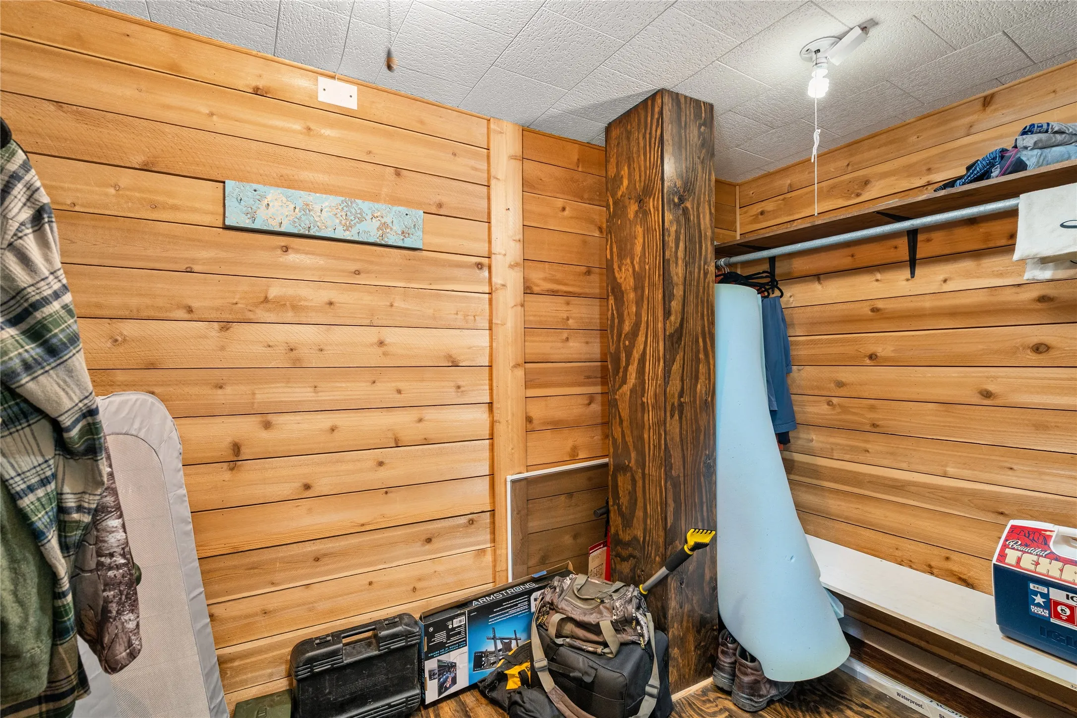 Single Family Residence For Sale in Hunt County , 1216 Wesley Street, Greenville, Texas 75401, 3 Bedroom, 1 Bathroom, 1 Garage spaces, 1,172 Sqft, built in 1975, mls#21378901, Real Estate Agent in Greenville, Homes For Sale in Hunt county, Homes For Sale in Greenville, Realtor in Greenville Texas, Real Estate Brokerage Independent Realty Texas, Luminita Cordes Realtor
