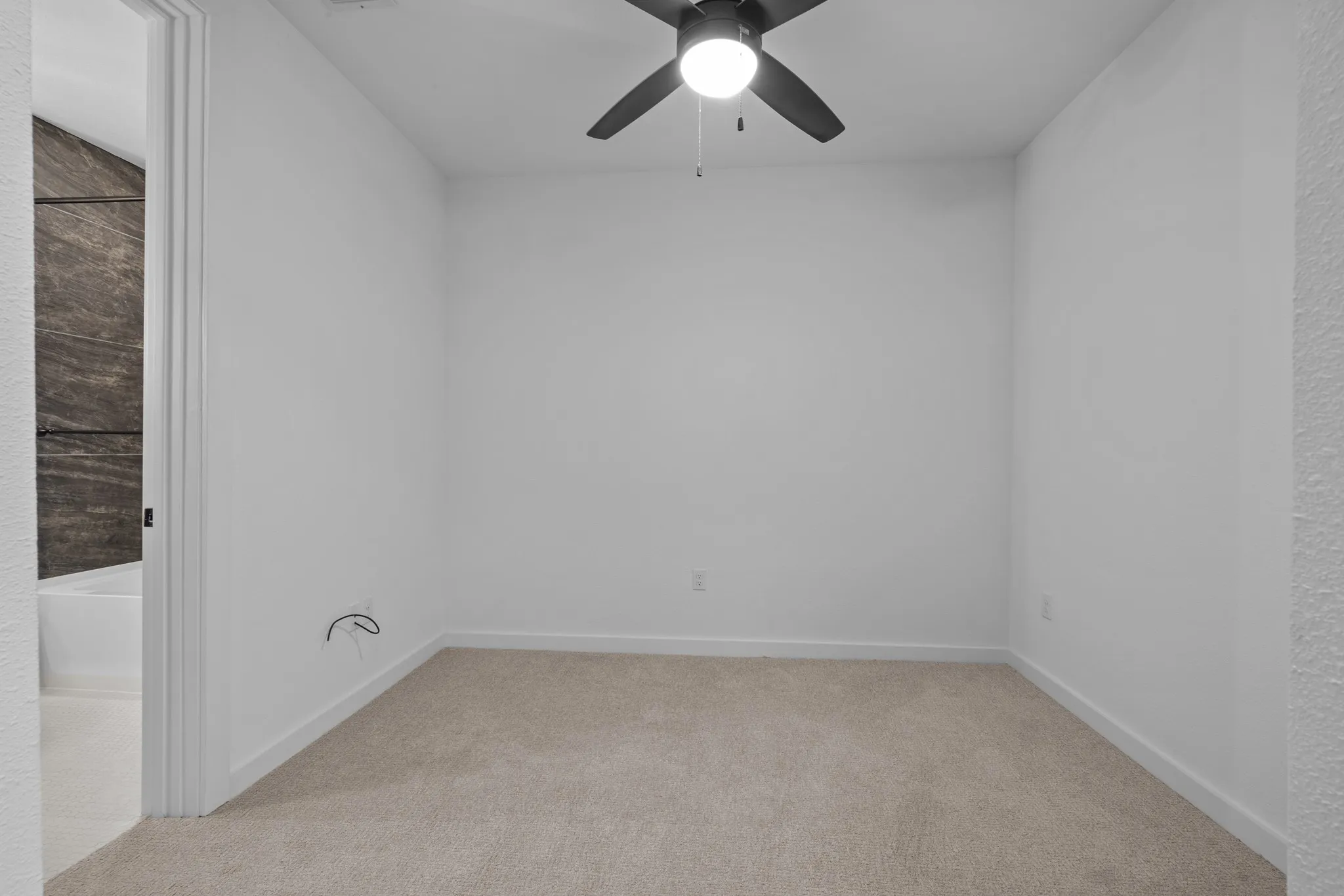Apartment For Rent in Dallas County , 1100 N Zang Boulevard 207, Dallas, Texas 75203, 2 Bedroom, 2 Bathroom, Garage spaces, 1,277 Sqft, built in 2023, mls#21378906, Real Estate Agent in Dallas, Homes For Rent in Dallas county, Homes For Rent in Dallas, Realtor in Dallas Texas, Real Estate Brokerage Independent Realty Texas, Luminita Cordes Realtor