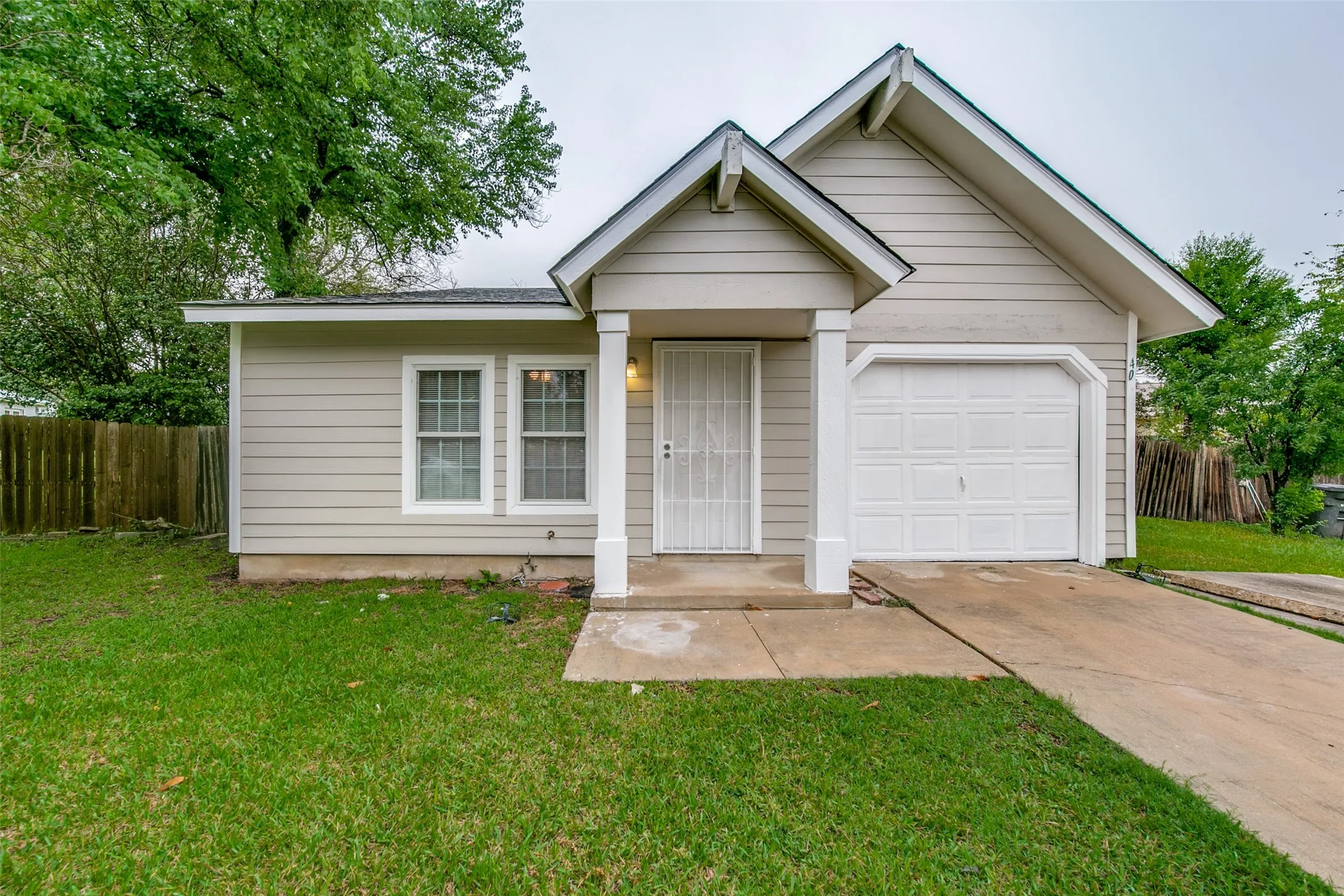 Single Family Residence For Rent in Bexar County , 4078 Enchanted Sun, San Antonio, Texas 78244, 3 Bedroom, 1 Bathroom, 1 Garage spaces, 1,056 Sqft, built in 1983, mls#21378914, Real Estate Agent in San Antonio, Homes For Rent in Bexar county, Homes For Rent in San Antonio, Realtor in San Antonio Texas, Real Estate Brokerage Independent Realty Texas, Luminita Cordes Realtor