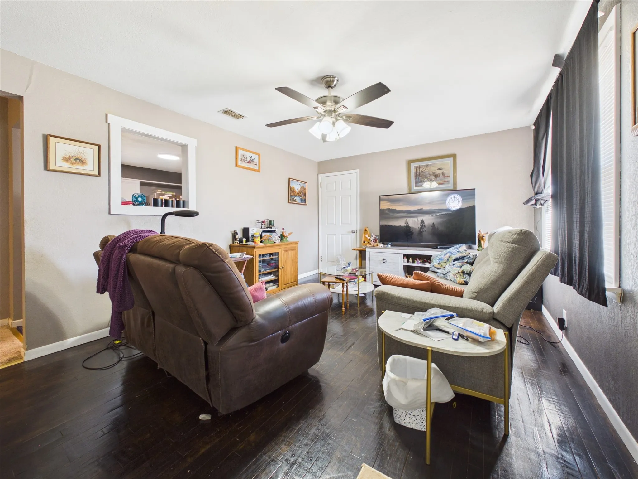 Single Family Residence For Sale in Wichita County , 711 West Avenue, Electra, Texas 76360, 3 Bedroom, 2 Bathroom, Garage spaces, 1,447 Sqft, built in 1955, mls#21378894, Real Estate Agent in Electra, Homes For Sale in Wichita county, Homes For Sale in Electra, Realtor in Electra Texas, Real Estate Brokerage Independent Realty Texas, Luminita Cordes Realtor