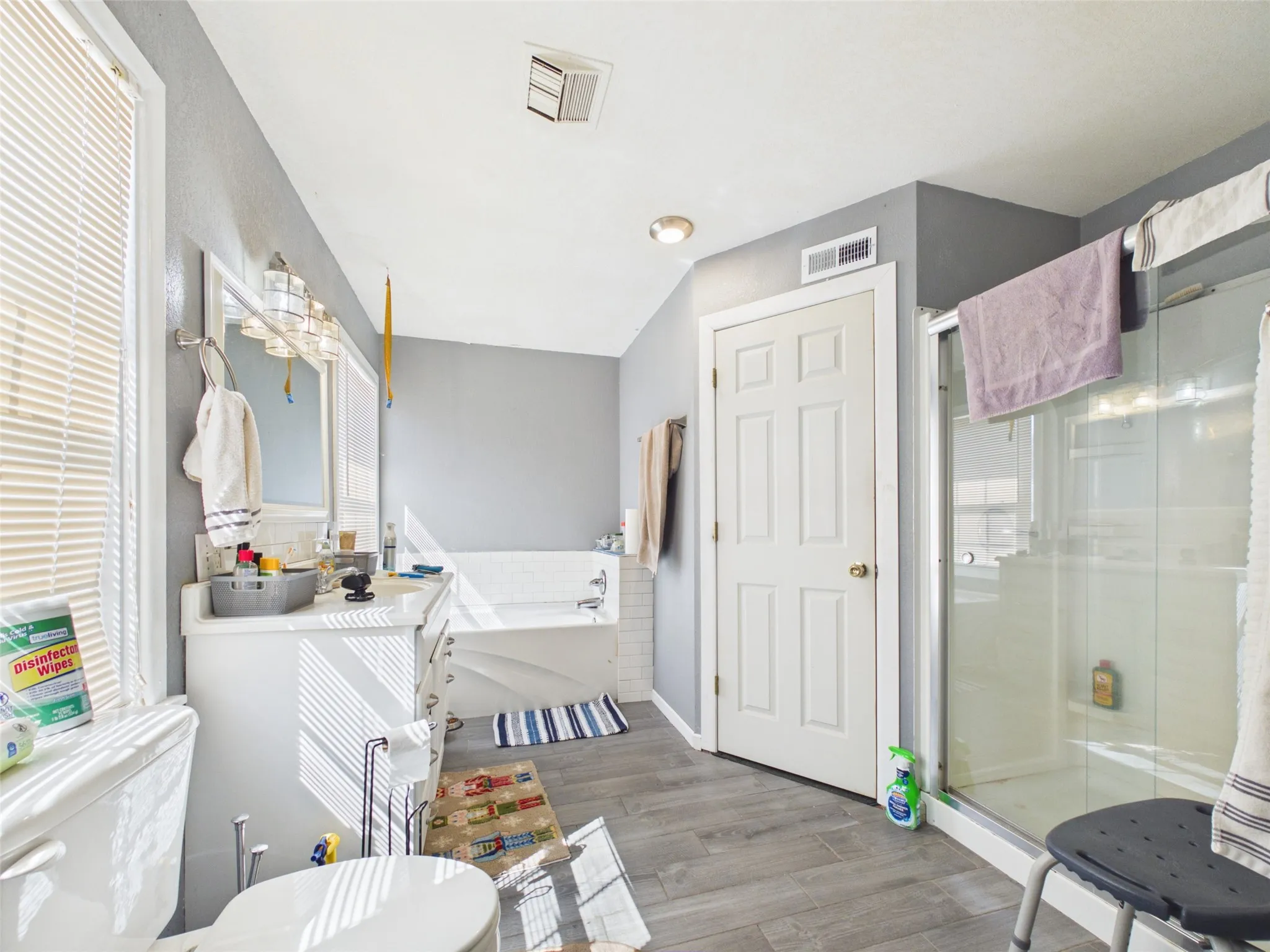 Single Family Residence For Sale in Wichita County , 711 West Avenue, Electra, Texas 76360, 3 Bedroom, 2 Bathroom, Garage spaces, 1,447 Sqft, built in 1955, mls#21378894, Real Estate Agent in Electra, Homes For Sale in Wichita county, Homes For Sale in Electra, Realtor in Electra Texas, Real Estate Brokerage Independent Realty Texas, Luminita Cordes Realtor