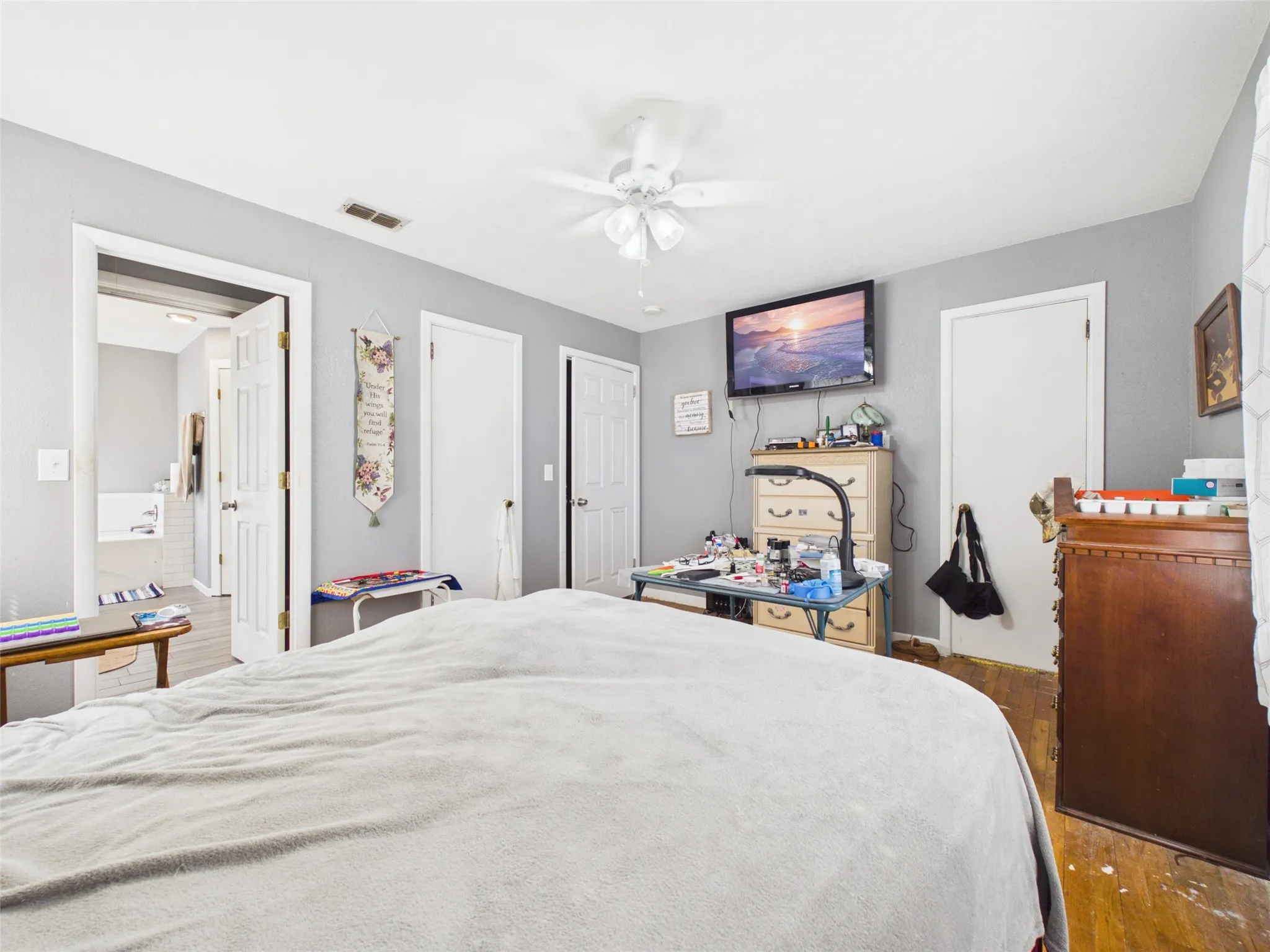 Single Family Residence For Sale in Wichita County , 711 West Avenue, Electra, Texas 76360, 3 Bedroom, 2 Bathroom, Garage spaces, 1,447 Sqft, built in 1955, mls#21378894, Real Estate Agent in Electra, Homes For Sale in Wichita county, Homes For Sale in Electra, Realtor in Electra Texas, Real Estate Brokerage Independent Realty Texas, Luminita Cordes Realtor