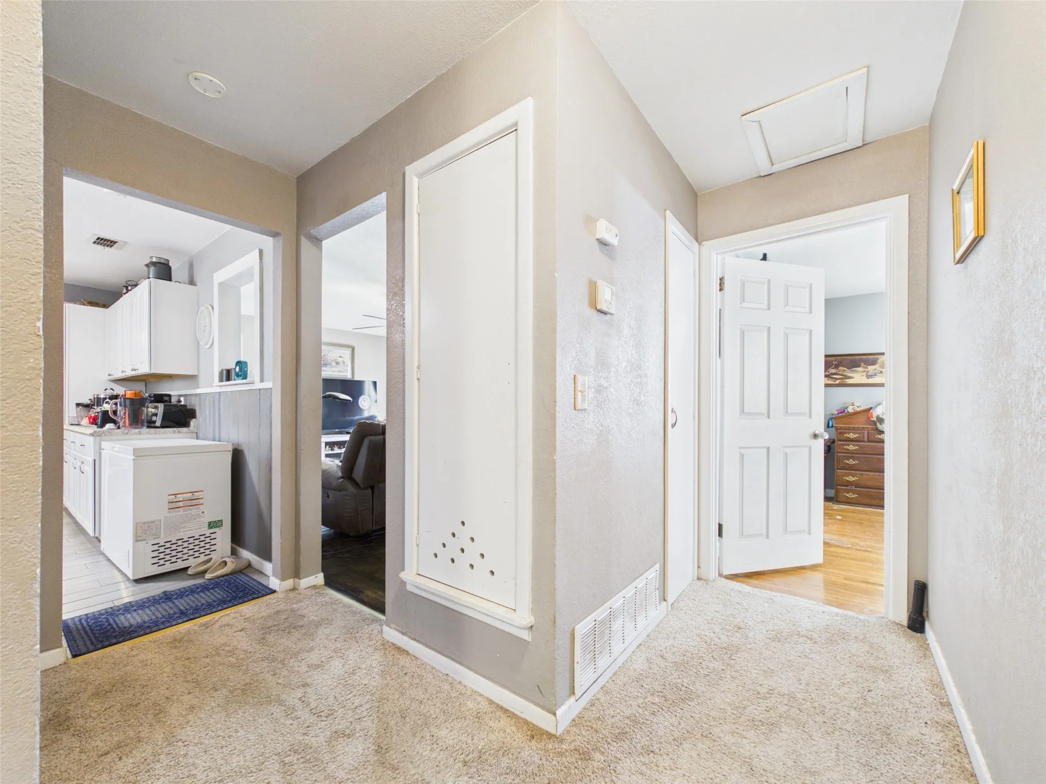 Single Family Residence For Sale in Wichita County , 711 West Avenue, Electra, Texas 76360, 3 Bedroom, 2 Bathroom, Garage spaces, 1,447 Sqft, built in 1955, mls#21378894, Real Estate Agent in Electra, Homes For Sale in Wichita county, Homes For Sale in Electra, Realtor in Electra Texas, Real Estate Brokerage Independent Realty Texas, Luminita Cordes Realtor