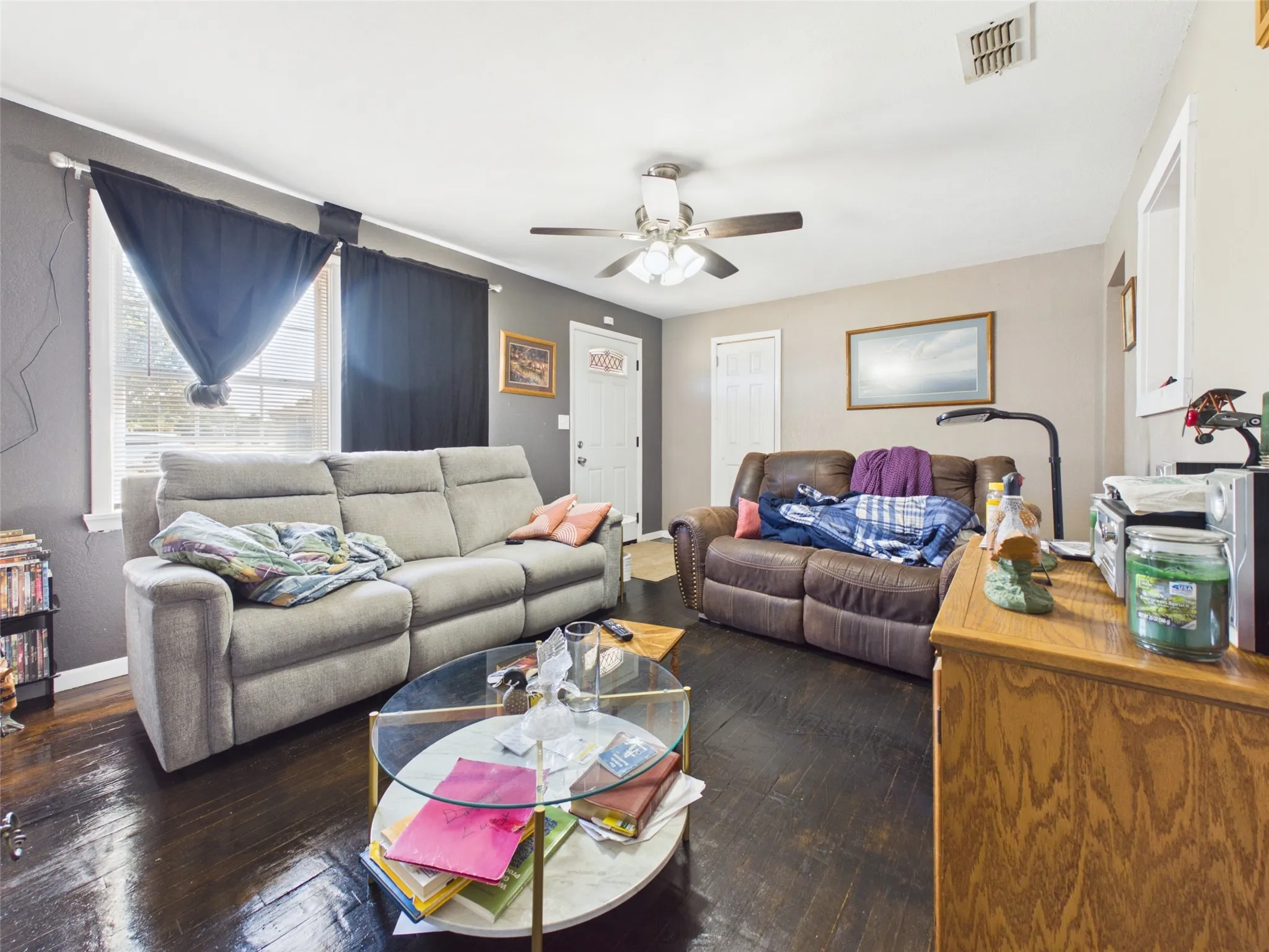 Single Family Residence For Sale in Wichita County , 711 West Avenue, Electra, Texas 76360, 3 Bedroom, 2 Bathroom, Garage spaces, 1,447 Sqft, built in 1955, mls#21378894, Real Estate Agent in Electra, Homes For Sale in Wichita county, Homes For Sale in Electra, Realtor in Electra Texas, Real Estate Brokerage Independent Realty Texas, Luminita Cordes Realtor