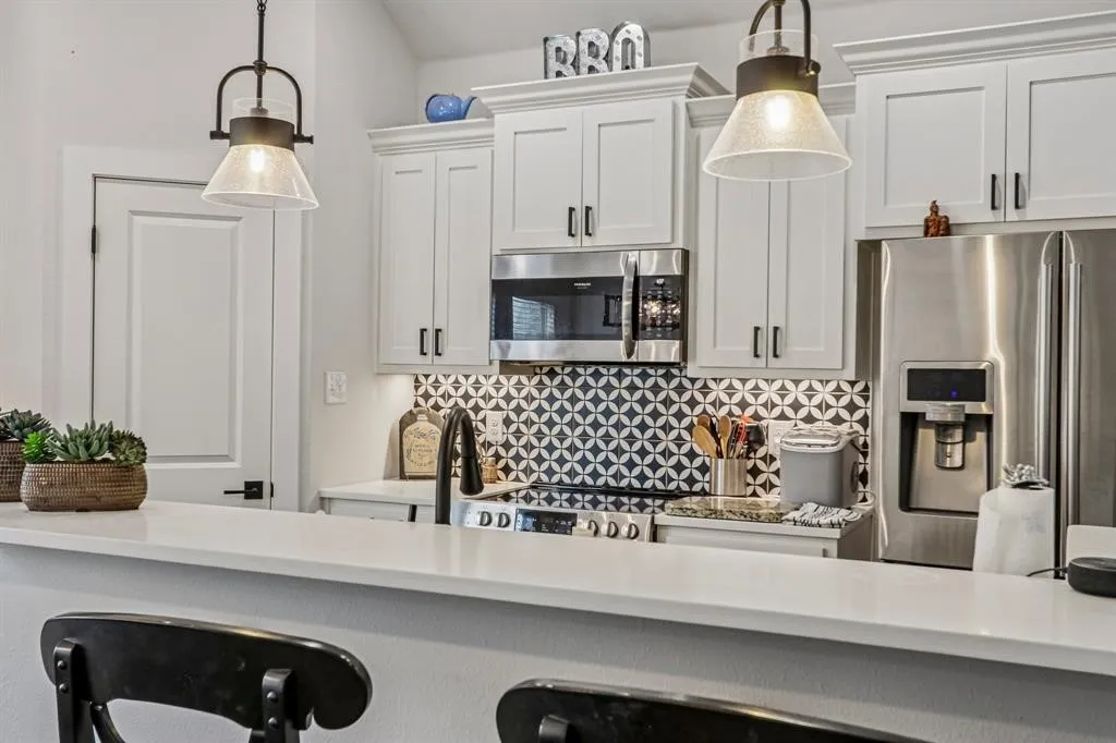 Single Family Residence For Sale in Grayson County , 114 Prairie Meadow Lane, Pottsboro, Texas 75076, 3 Bedroom, 2 Bathroom, 2 Garage spaces, 1,986 Sqft, built in 2020, mls#21374021, Real Estate Agent in Pottsboro, Homes For Sale in Grayson county, Homes For Sale in Pottsboro, Realtor in Pottsboro Texas, Real Estate Brokerage Independent Realty Texas, Luminita Cordes Realtor