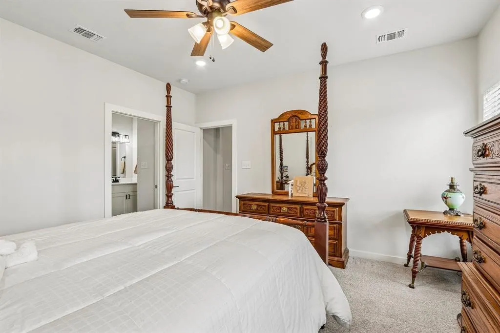 Single Family Residence For Sale in Grayson County , 114 Prairie Meadow Lane, Pottsboro, Texas 75076, 3 Bedroom, 2 Bathroom, 2 Garage spaces, 1,986 Sqft, built in 2020, mls#21374021, Real Estate Agent in Pottsboro, Homes For Sale in Grayson county, Homes For Sale in Pottsboro, Realtor in Pottsboro Texas, Real Estate Brokerage Independent Realty Texas, Luminita Cordes Realtor