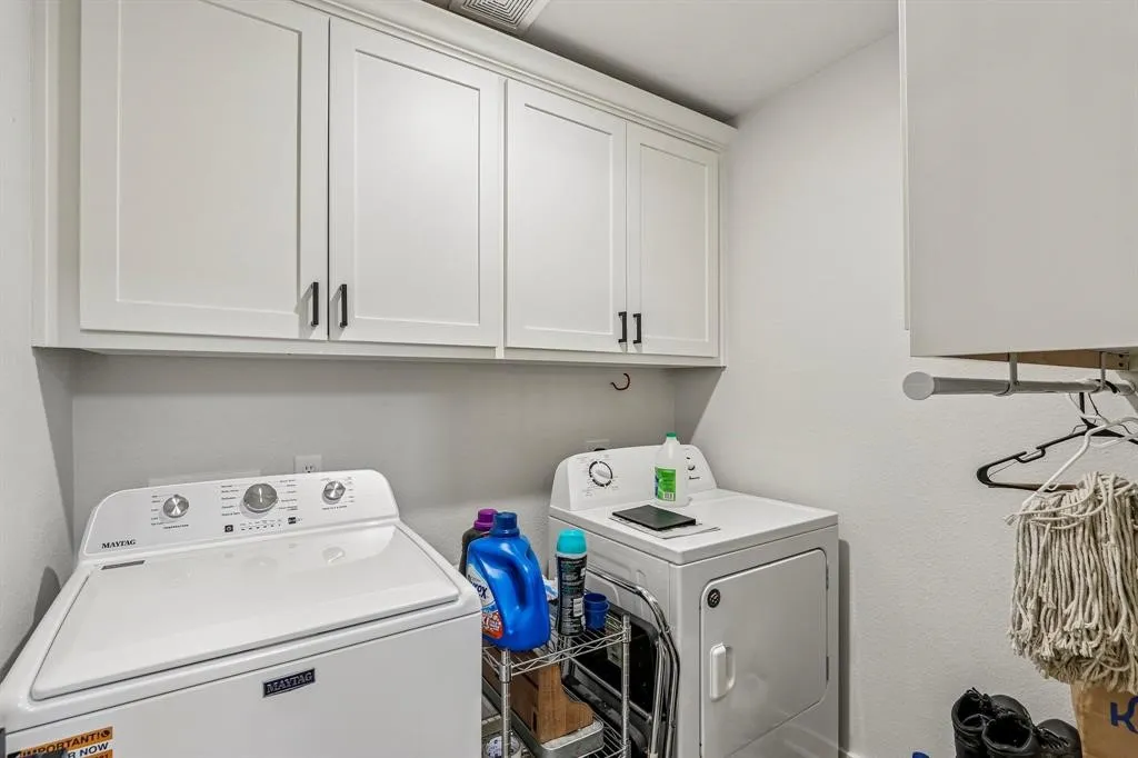 Single Family Residence For Sale in Grayson County , 114 Prairie Meadow Lane, Pottsboro, Texas 75076, 3 Bedroom, 2 Bathroom, 2 Garage spaces, 1,986 Sqft, built in 2020, mls#21374021, Real Estate Agent in Pottsboro, Homes For Sale in Grayson county, Homes For Sale in Pottsboro, Realtor in Pottsboro Texas, Real Estate Brokerage Independent Realty Texas, Luminita Cordes Realtor
