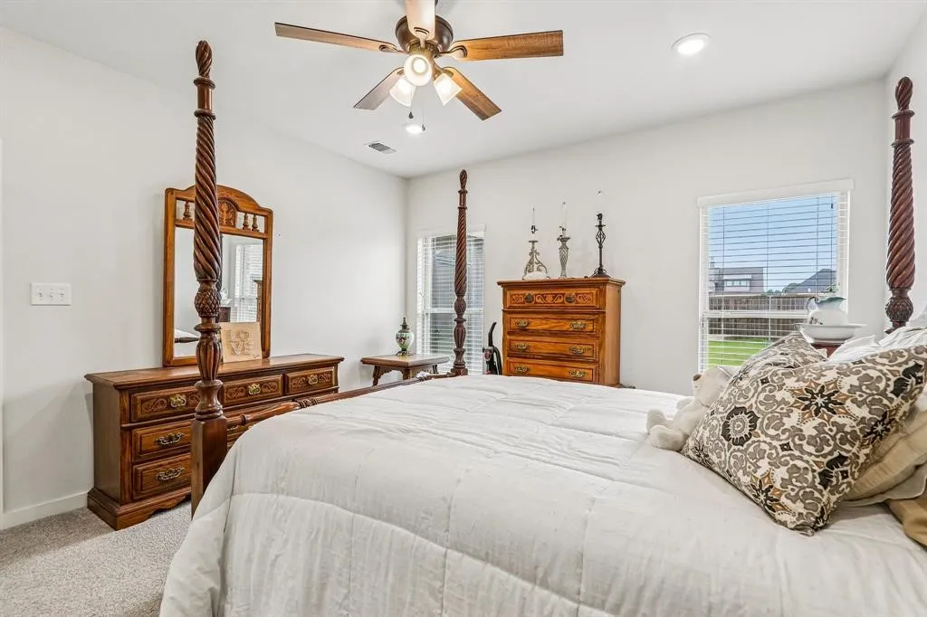 Single Family Residence For Sale in Grayson County , 114 Prairie Meadow Lane, Pottsboro, Texas 75076, 3 Bedroom, 2 Bathroom, 2 Garage spaces, 1,986 Sqft, built in 2020, mls#21374021, Real Estate Agent in Pottsboro, Homes For Sale in Grayson county, Homes For Sale in Pottsboro, Realtor in Pottsboro Texas, Real Estate Brokerage Independent Realty Texas, Luminita Cordes Realtor