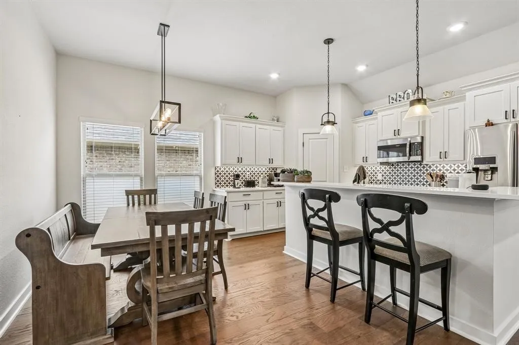 Single Family Residence For Sale in Grayson County , 114 Prairie Meadow Lane, Pottsboro, Texas 75076, 3 Bedroom, 2 Bathroom, 2 Garage spaces, 1,986 Sqft, built in 2020, mls#21374021, Real Estate Agent in Pottsboro, Homes For Sale in Grayson county, Homes For Sale in Pottsboro, Realtor in Pottsboro Texas, Real Estate Brokerage Independent Realty Texas, Luminita Cordes Realtor