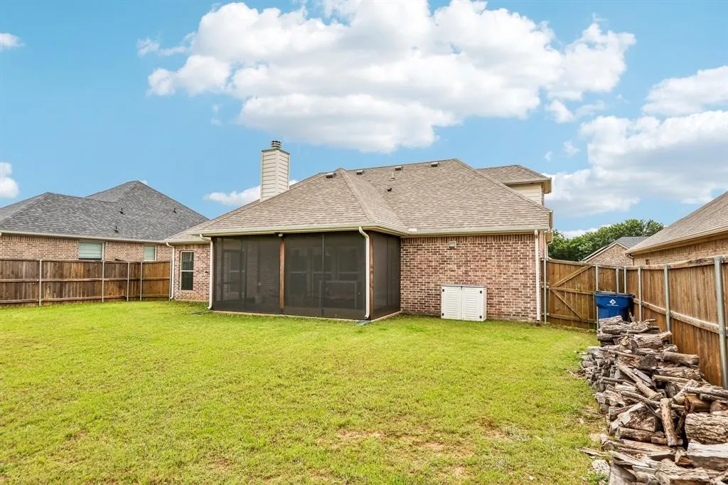 Single Family Residence For Sale in Grayson County , 114 Prairie Meadow Lane, Pottsboro, Texas 75076, 3 Bedroom, 2 Bathroom, 2 Garage spaces, 1,986 Sqft, built in 2020, mls#21374021, Real Estate Agent in Pottsboro, Homes For Sale in Grayson county, Homes For Sale in Pottsboro, Realtor in Pottsboro Texas, Real Estate Brokerage Independent Realty Texas, Luminita Cordes Realtor