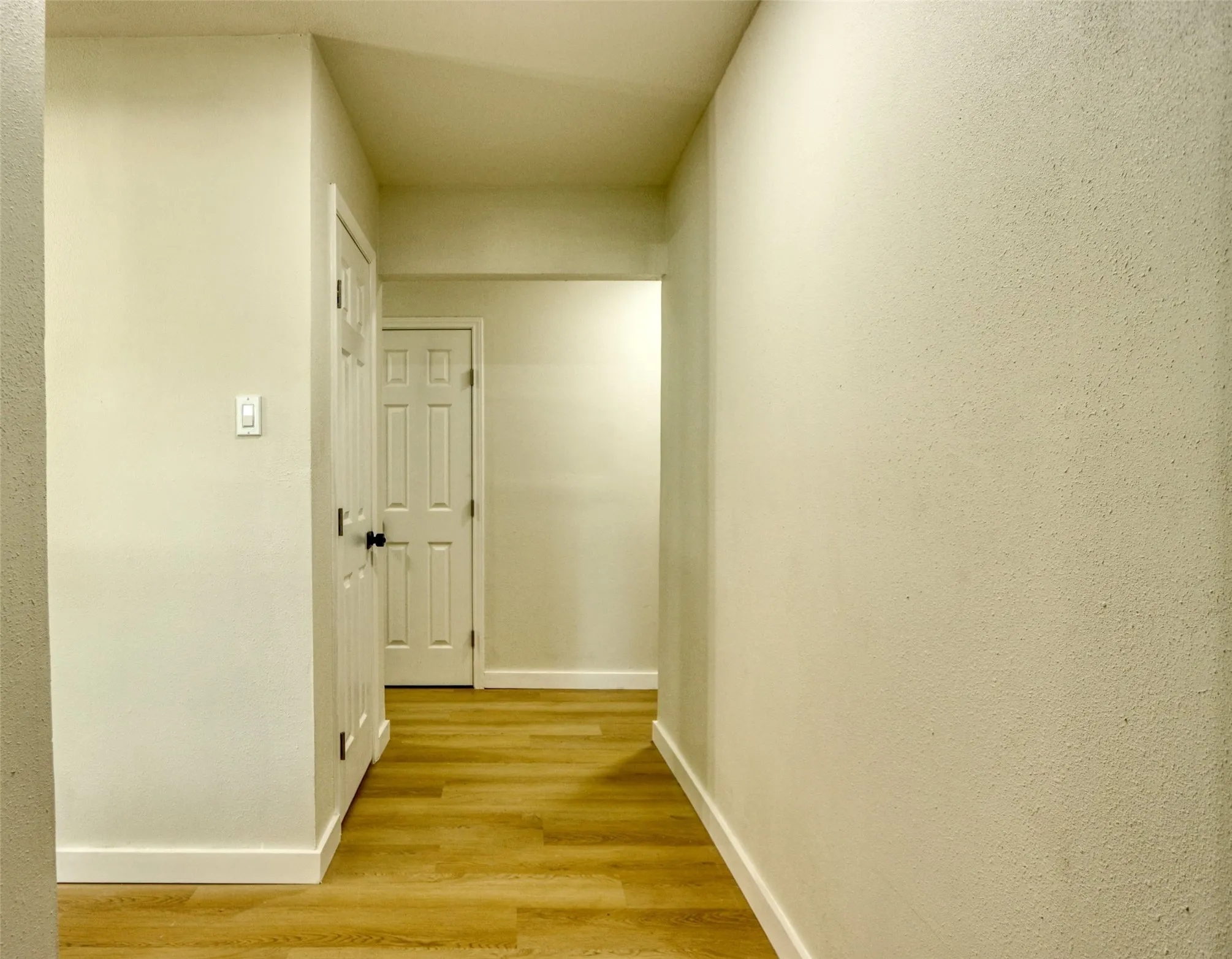 Single Family Residence For Sale in Tarrant County , 729 Oakwood Avenue, Hurst, Texas 76053, 3 Bedroom, 2 Bathroom, 2 Garage spaces, 1,489 Sqft, built in 1964, mls#21378919, Real Estate Agent in Hurst, Homes For Sale in Tarrant county, Homes For Sale in Hurst, Realtor in Hurst Texas, Real Estate Brokerage Independent Realty Texas, Luminita Cordes Realtor