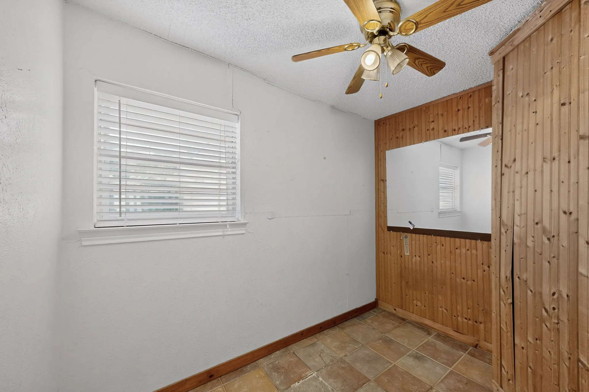 Single Family Residence For Sale in Dallas County , 7316 N Stone Meadow Circle, Rowlett, Texas 75088, 3 Bedroom, 3 Bathroom, 2 Garage spaces, 2,127 Sqft, built in 1973, mls#21378928, Real Estate Agent in Rowlett, Homes For Sale in Dallas county, Homes For Sale in Rowlett, Realtor in Rowlett Texas, Real Estate Brokerage Independent Realty Texas, Luminita Cordes Realtor