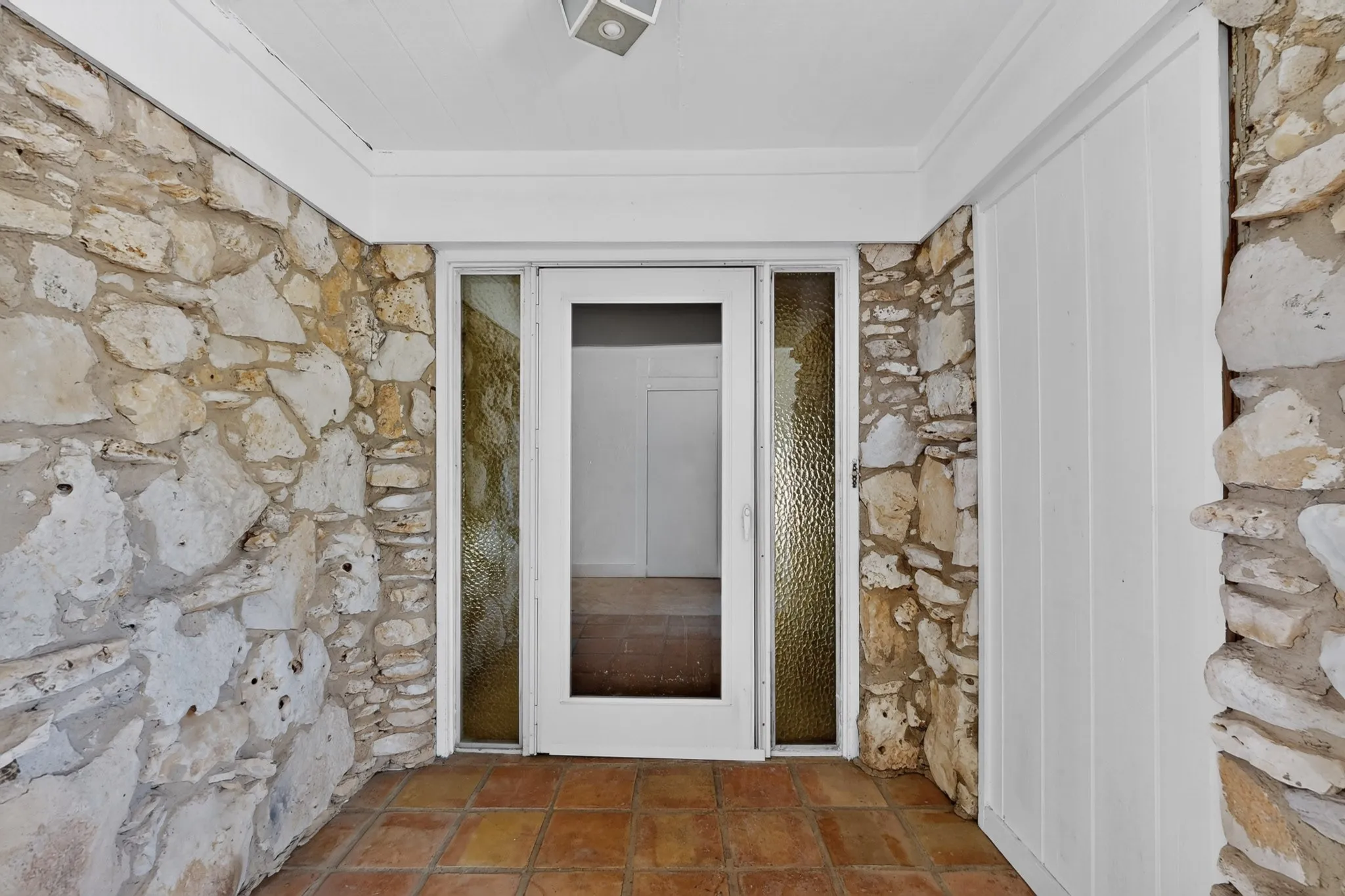 Single Family Residence For Sale in Dallas County , 7316 N Stone Meadow Circle, Rowlett, Texas 75088, 3 Bedroom, 3 Bathroom, 2 Garage spaces, 2,127 Sqft, built in 1973, mls#21378928, Real Estate Agent in Rowlett, Homes For Sale in Dallas county, Homes For Sale in Rowlett, Realtor in Rowlett Texas, Real Estate Brokerage Independent Realty Texas, Luminita Cordes Realtor