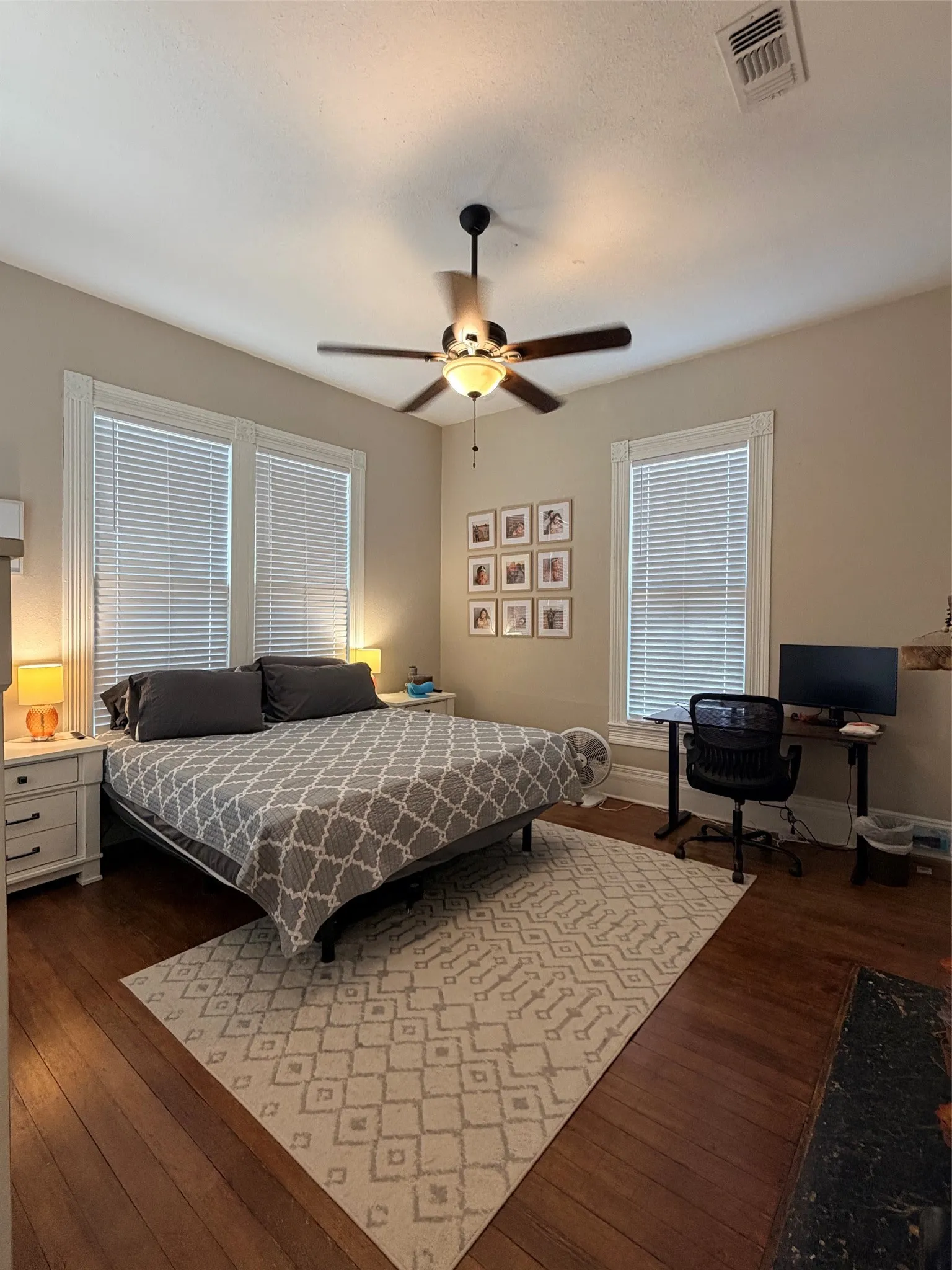 Single Family Residence For Sale in Comanche County , 207 W Neely Avenue, Comanche, Texas 76442, 2 Bedroom, 1 Bathroom, 1 Garage spaces, 1,124 Sqft, built in 1940, mls#21377212, Real Estate Agent in Comanche, Homes For Sale in Comanche county, Homes For Sale in Comanche, Realtor in Comanche Texas, Real Estate Brokerage Independent Realty Texas, Luminita Cordes Realtor