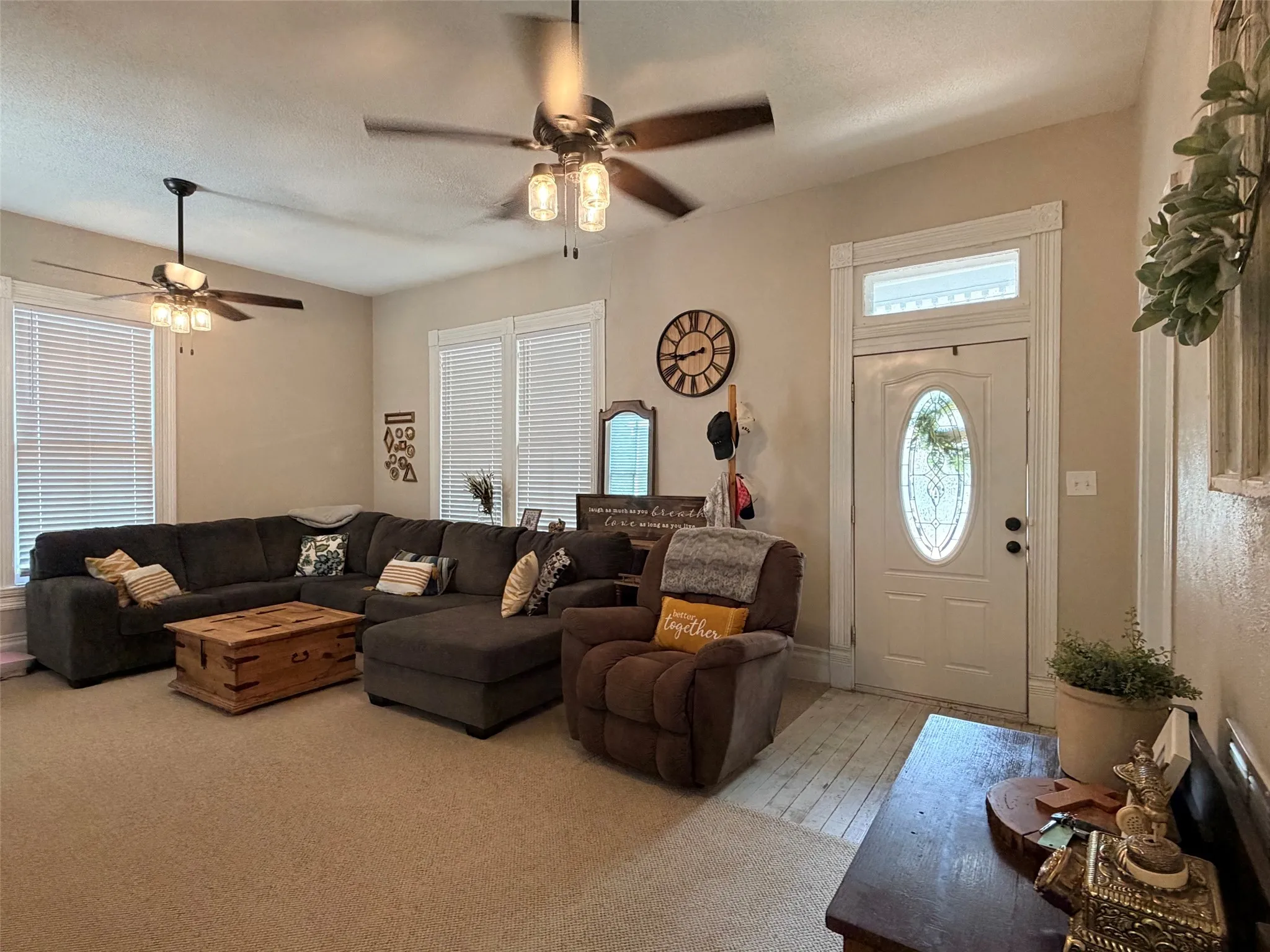 Single Family Residence For Sale in Comanche County , 207 W Neely Avenue, Comanche, Texas 76442, 2 Bedroom, 1 Bathroom, 1 Garage spaces, 1,124 Sqft, built in 1940, mls#21377212, Real Estate Agent in Comanche, Homes For Sale in Comanche county, Homes For Sale in Comanche, Realtor in Comanche Texas, Real Estate Brokerage Independent Realty Texas, Luminita Cordes Realtor