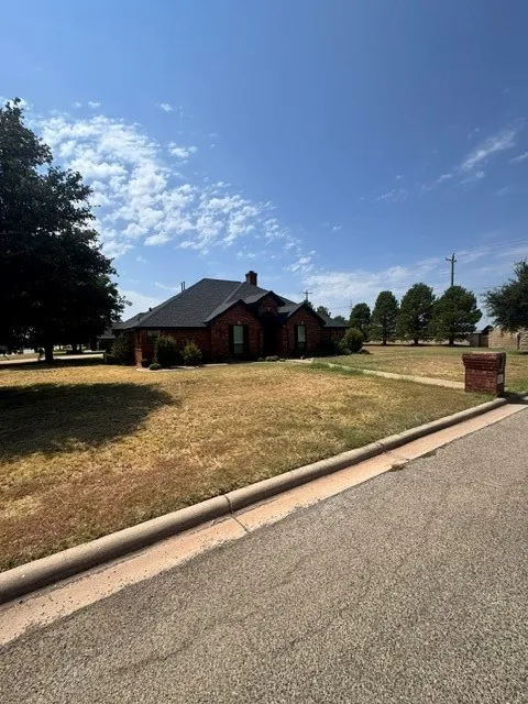 Single Family Residence For Rent in Taylor County , 1509 Saddle Lakes Drive, Abilene, Texas 79602, 3 Bedroom, 2 Bathroom, 2 Garage spaces, 2,050 Sqft, built in 1999, mls#21378932, Real Estate Agent in Abilene, Homes For Rent in Taylor county, Homes For Rent in Abilene, Realtor in Abilene Texas, Real Estate Brokerage Independent Realty Texas, Luminita Cordes Realtor