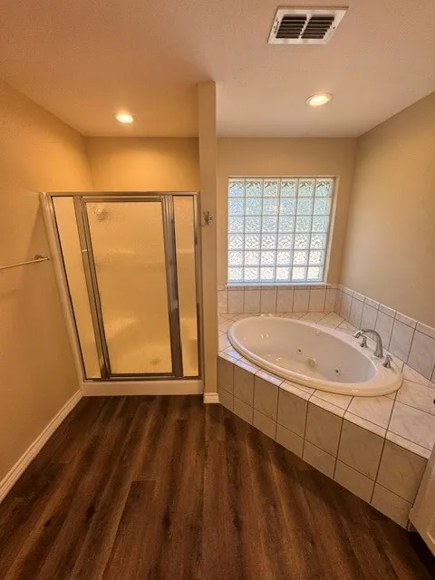 Single Family Residence For Rent in Taylor County , 1509 Saddle Lakes Drive, Abilene, Texas 79602, 3 Bedroom, 2 Bathroom, 2 Garage spaces, 2,050 Sqft, built in 1999, mls#21378932, Real Estate Agent in Abilene, Homes For Rent in Taylor county, Homes For Rent in Abilene, Realtor in Abilene Texas, Real Estate Brokerage Independent Realty Texas, Luminita Cordes Realtor