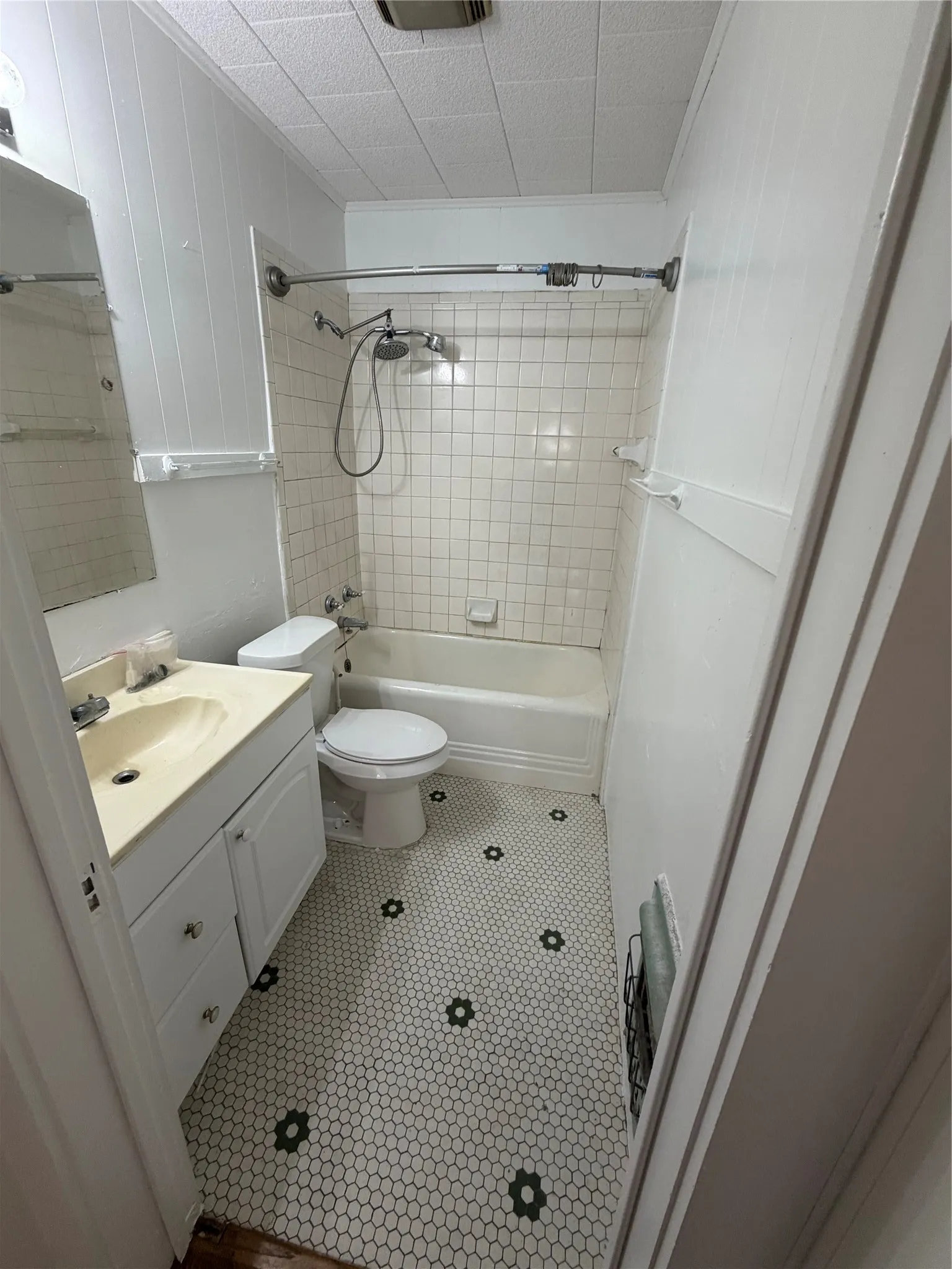 Duplex For Sale in Tarrant County , 3207 Odessa Avenue, Fort Worth, Texas 76109, 2 Bedroom, 2 Bathroom, Garage spaces, 0 Sqft, built in 1930, mls#21378682, Real Estate Agent in Fort Worth, Homes For Sale in Tarrant county, Homes For Sale in Fort Worth, Realtor in Fort Worth Texas, Real Estate Brokerage Independent Realty Texas, Luminita Cordes Realtor