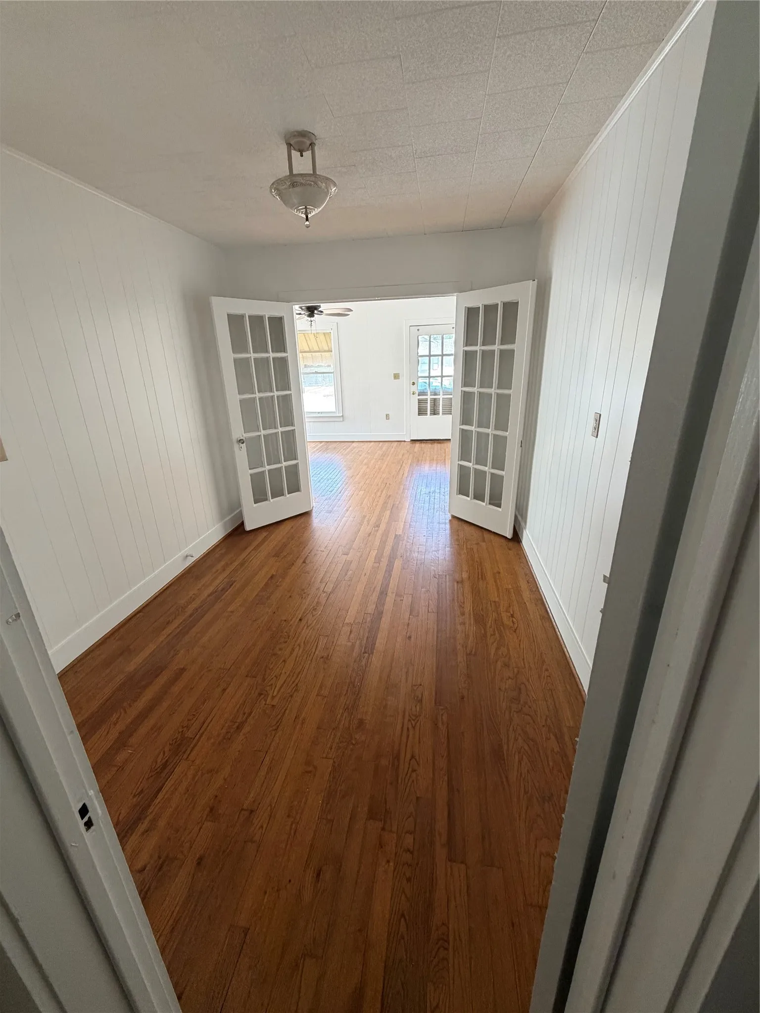 Duplex For Sale in Tarrant County , 3207 Odessa Avenue, Fort Worth, Texas 76109, 2 Bedroom, 2 Bathroom, Garage spaces, 0 Sqft, built in 1930, mls#21378682, Real Estate Agent in Fort Worth, Homes For Sale in Tarrant county, Homes For Sale in Fort Worth, Realtor in Fort Worth Texas, Real Estate Brokerage Independent Realty Texas, Luminita Cordes Realtor