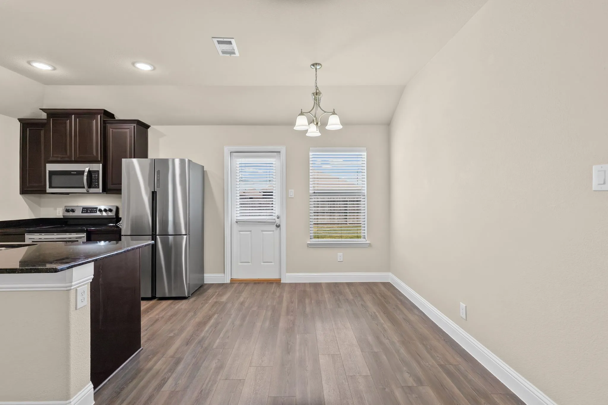 Single Family Residence For Sale in Hunt County , 1402 Warringwood Drive, Greenville, Texas 75402, 3 Bedroom, 2 Bathroom, 1 Garage spaces, 1,187 Sqft, built in 2020, mls#21378925, Real Estate Agent in Greenville, Homes For Sale in Hunt county, Homes For Sale in Greenville, Realtor in Greenville Texas, Real Estate Brokerage Independent Realty Texas, Luminita Cordes Realtor