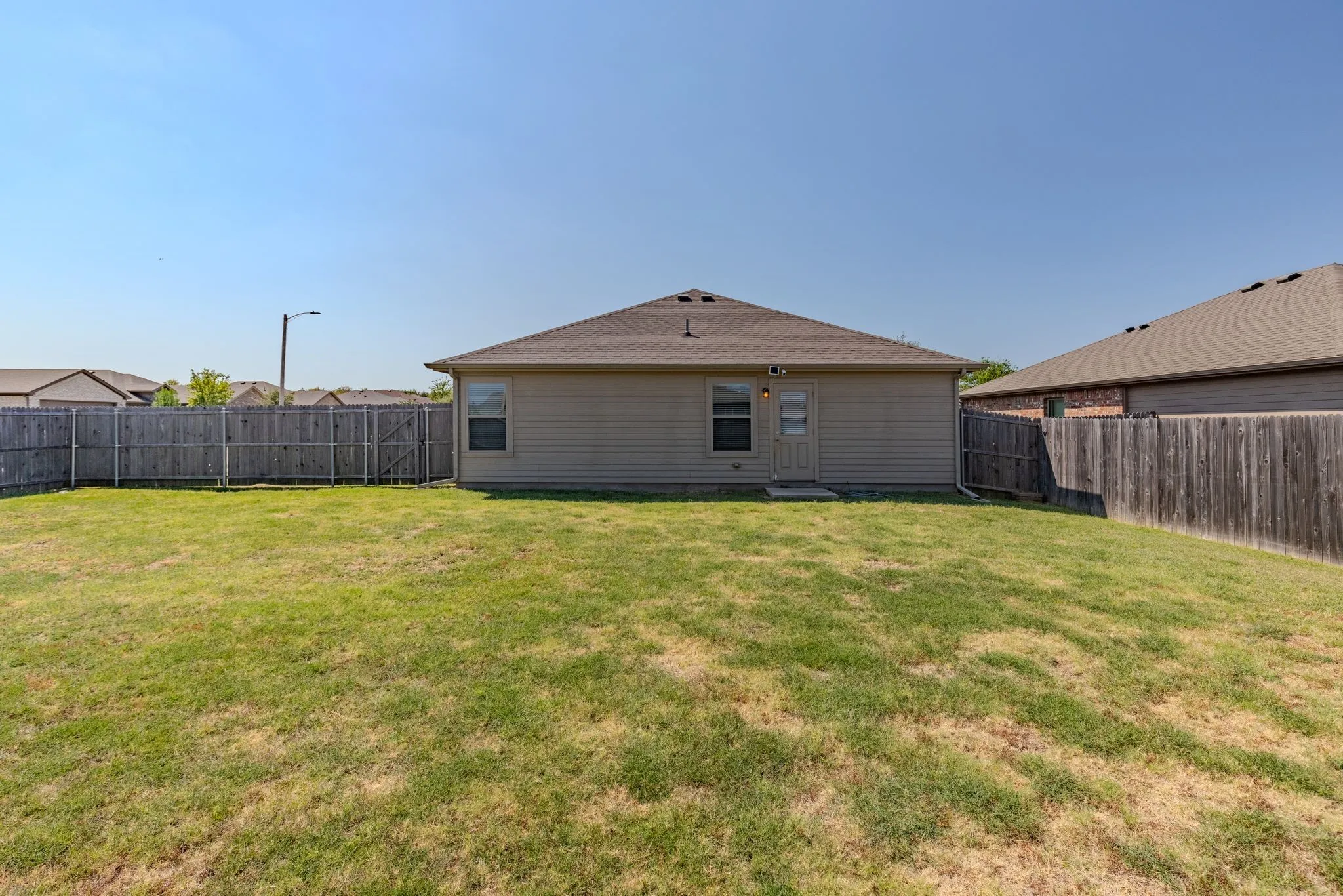 Single Family Residence For Sale in Hunt County , 1402 Warringwood Drive, Greenville, Texas 75402, 3 Bedroom, 2 Bathroom, 1 Garage spaces, 1,187 Sqft, built in 2020, mls#21378925, Real Estate Agent in Greenville, Homes For Sale in Hunt county, Homes For Sale in Greenville, Realtor in Greenville Texas, Real Estate Brokerage Independent Realty Texas, Luminita Cordes Realtor