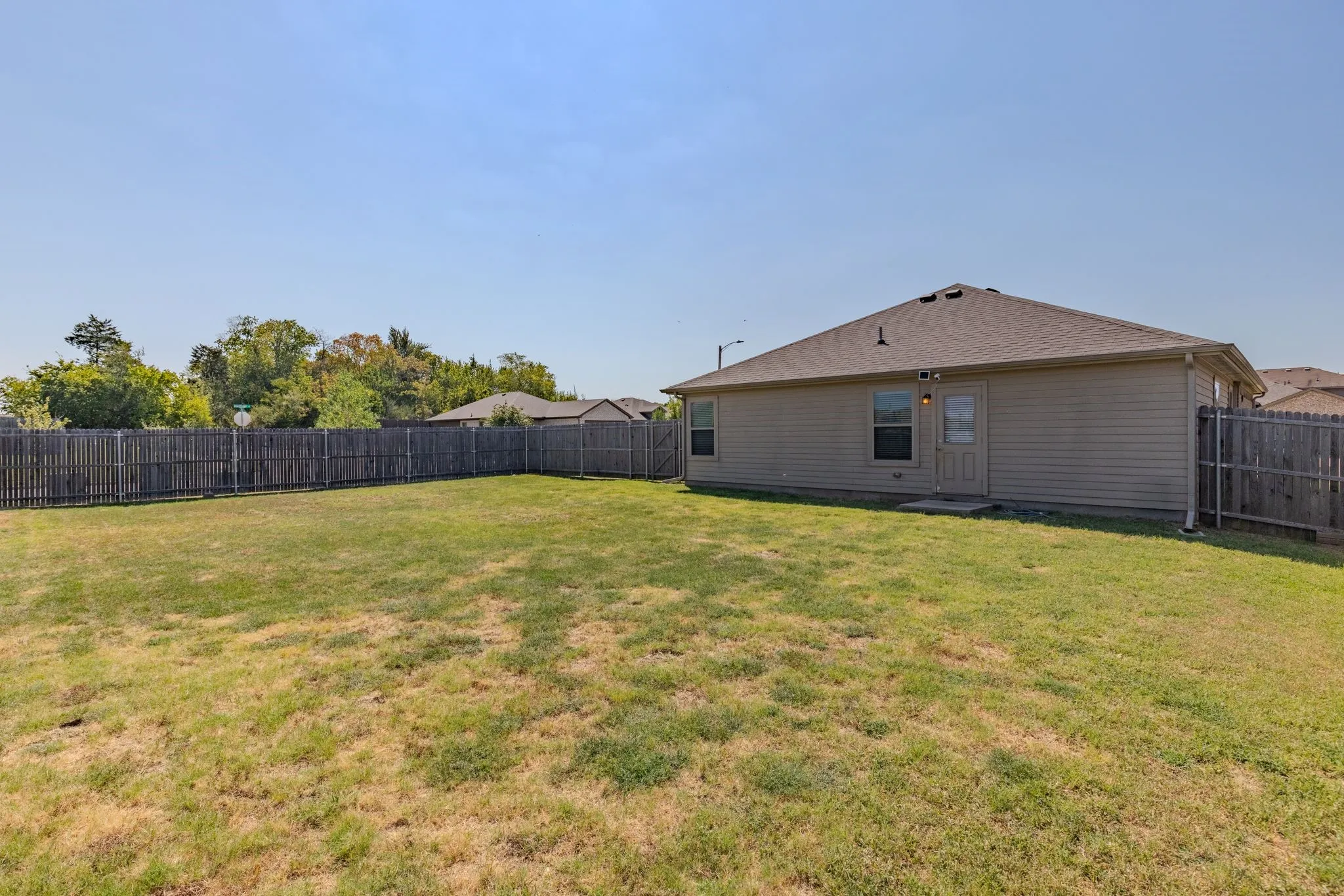 Single Family Residence For Sale in Hunt County , 1402 Warringwood Drive, Greenville, Texas 75402, 3 Bedroom, 2 Bathroom, 1 Garage spaces, 1,187 Sqft, built in 2020, mls#21378925, Real Estate Agent in Greenville, Homes For Sale in Hunt county, Homes For Sale in Greenville, Realtor in Greenville Texas, Real Estate Brokerage Independent Realty Texas, Luminita Cordes Realtor