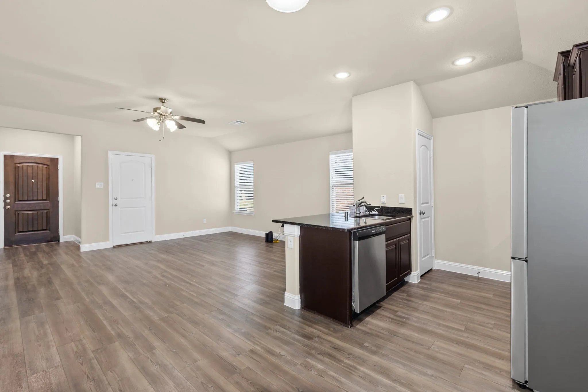 Single Family Residence For Sale in Hunt County , 1402 Warringwood Drive, Greenville, Texas 75402, 3 Bedroom, 2 Bathroom, 1 Garage spaces, 1,187 Sqft, built in 2020, mls#21378925, Real Estate Agent in Greenville, Homes For Sale in Hunt county, Homes For Sale in Greenville, Realtor in Greenville Texas, Real Estate Brokerage Independent Realty Texas, Luminita Cordes Realtor