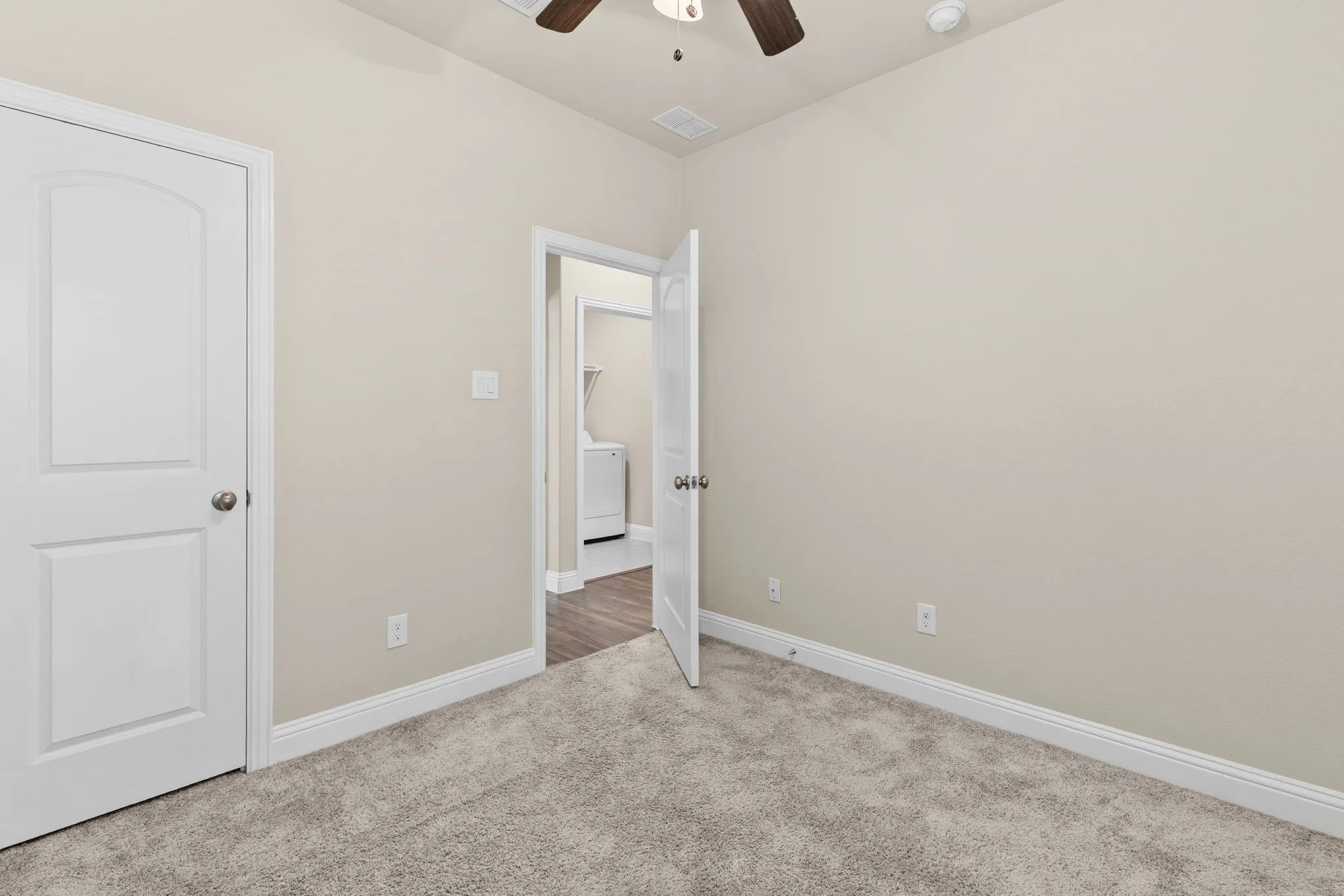 Single Family Residence For Sale in Hunt County , 1402 Warringwood Drive, Greenville, Texas 75402, 3 Bedroom, 2 Bathroom, 1 Garage spaces, 1,187 Sqft, built in 2020, mls#21378925, Real Estate Agent in Greenville, Homes For Sale in Hunt county, Homes For Sale in Greenville, Realtor in Greenville Texas, Real Estate Brokerage Independent Realty Texas, Luminita Cordes Realtor