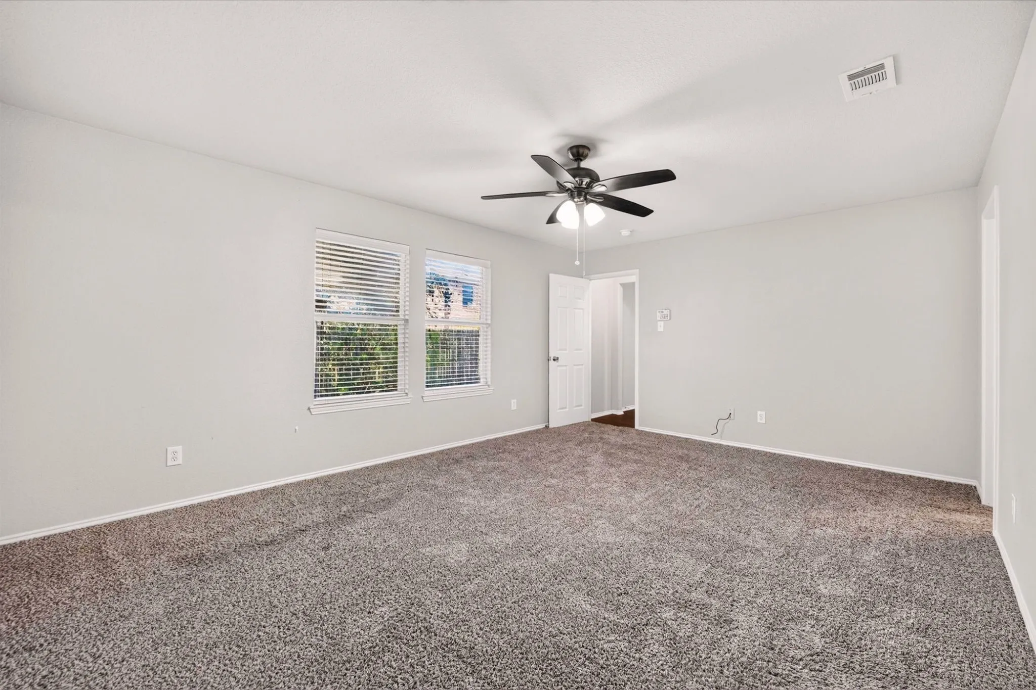 Single Family Residence For Rent in Tarrant County , 2425 Grand Rapids Drive, Fort Worth, Texas 76177, 4 Bedroom, 2 Bathroom, 2 Garage spaces, 2,080 Sqft, built in 2009, mls#21378935, Real Estate Agent in Fort Worth, Homes For Rent in Tarrant county, Homes For Rent in Fort Worth, Realtor in Fort Worth Texas, Real Estate Brokerage Independent Realty Texas, Luminita Cordes Realtor