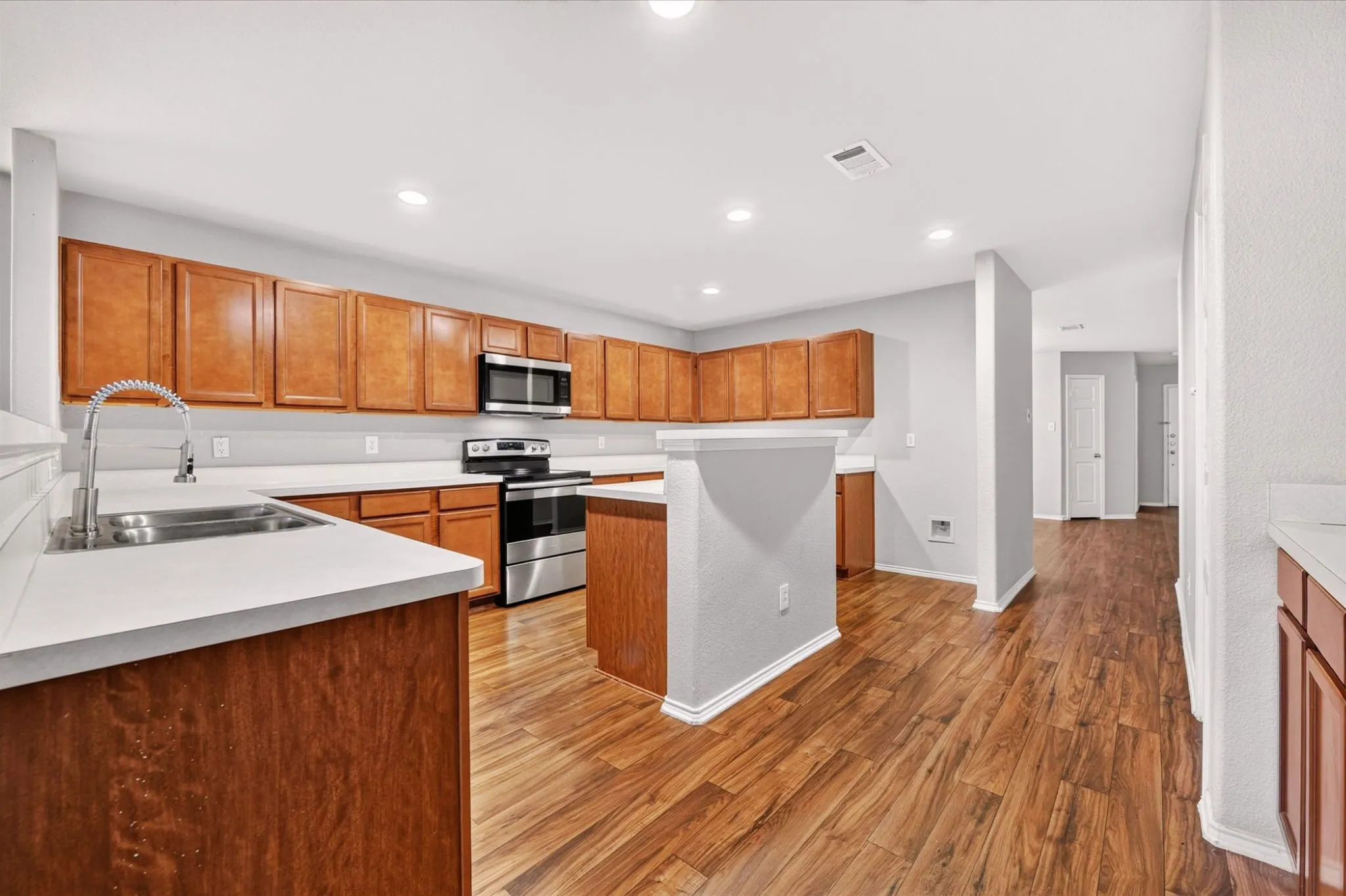 Single Family Residence For Rent in Tarrant County , 2425 Grand Rapids Drive, Fort Worth, Texas 76177, 4 Bedroom, 2 Bathroom, 2 Garage spaces, 2,080 Sqft, built in 2009, mls#21378935, Real Estate Agent in Fort Worth, Homes For Rent in Tarrant county, Homes For Rent in Fort Worth, Realtor in Fort Worth Texas, Real Estate Brokerage Independent Realty Texas, Luminita Cordes Realtor