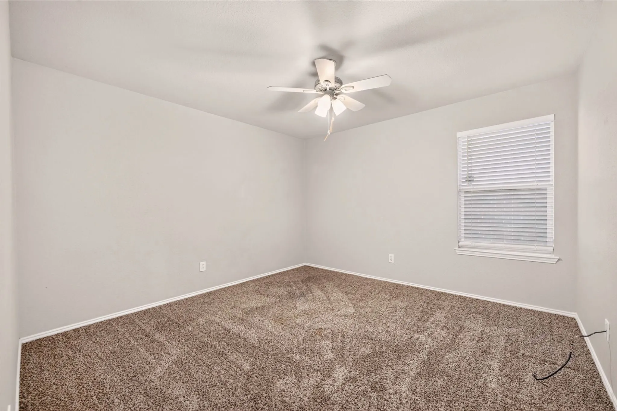 Single Family Residence For Rent in Tarrant County , 2425 Grand Rapids Drive, Fort Worth, Texas 76177, 4 Bedroom, 2 Bathroom, 2 Garage spaces, 2,080 Sqft, built in 2009, mls#21378935, Real Estate Agent in Fort Worth, Homes For Rent in Tarrant county, Homes For Rent in Fort Worth, Realtor in Fort Worth Texas, Real Estate Brokerage Independent Realty Texas, Luminita Cordes Realtor