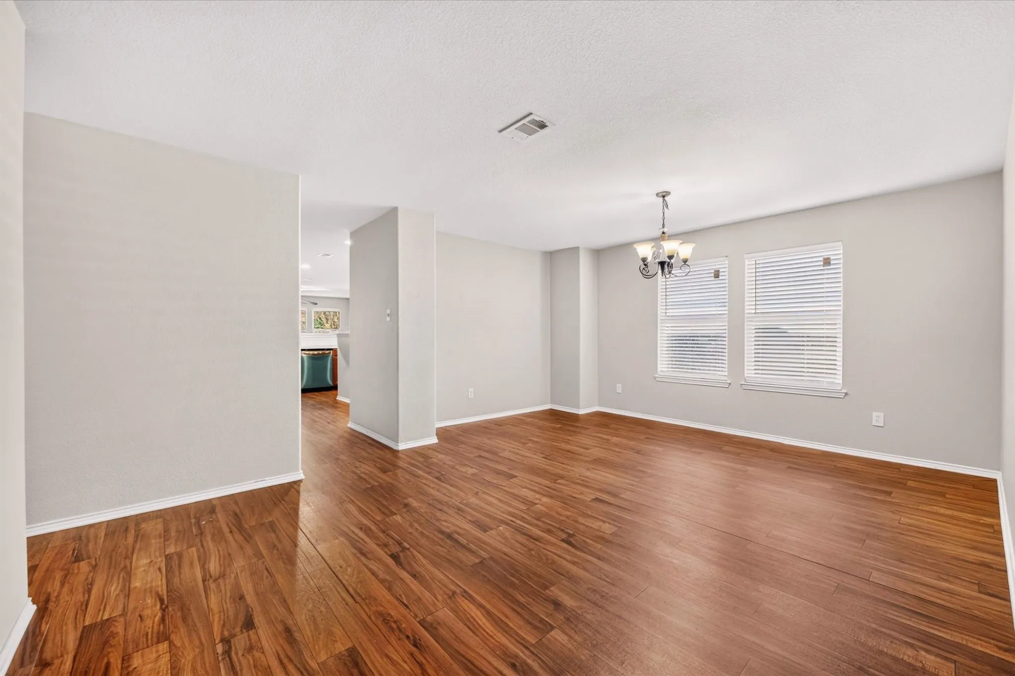 Single Family Residence For Rent in Tarrant County , 2425 Grand Rapids Drive, Fort Worth, Texas 76177, 4 Bedroom, 2 Bathroom, 2 Garage spaces, 2,080 Sqft, built in 2009, mls#21378935, Real Estate Agent in Fort Worth, Homes For Rent in Tarrant county, Homes For Rent in Fort Worth, Realtor in Fort Worth Texas, Real Estate Brokerage Independent Realty Texas, Luminita Cordes Realtor